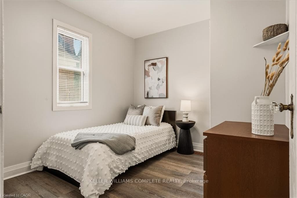 148 Huxley Avenue photo 15