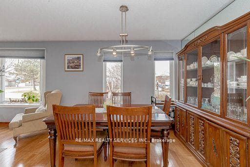 148 Folkstone Crescent photo 14