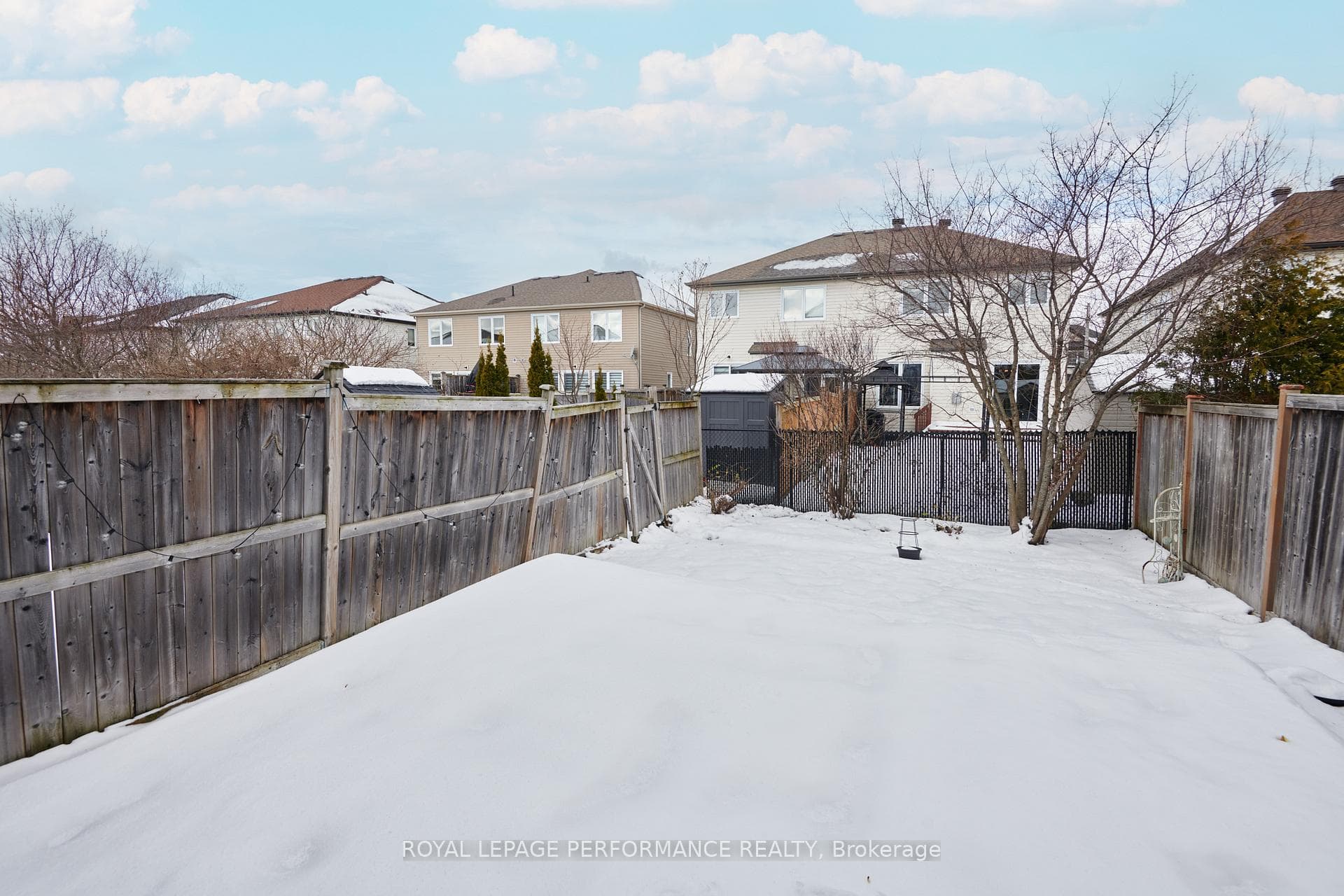 114 Mojave Crescent photo 34