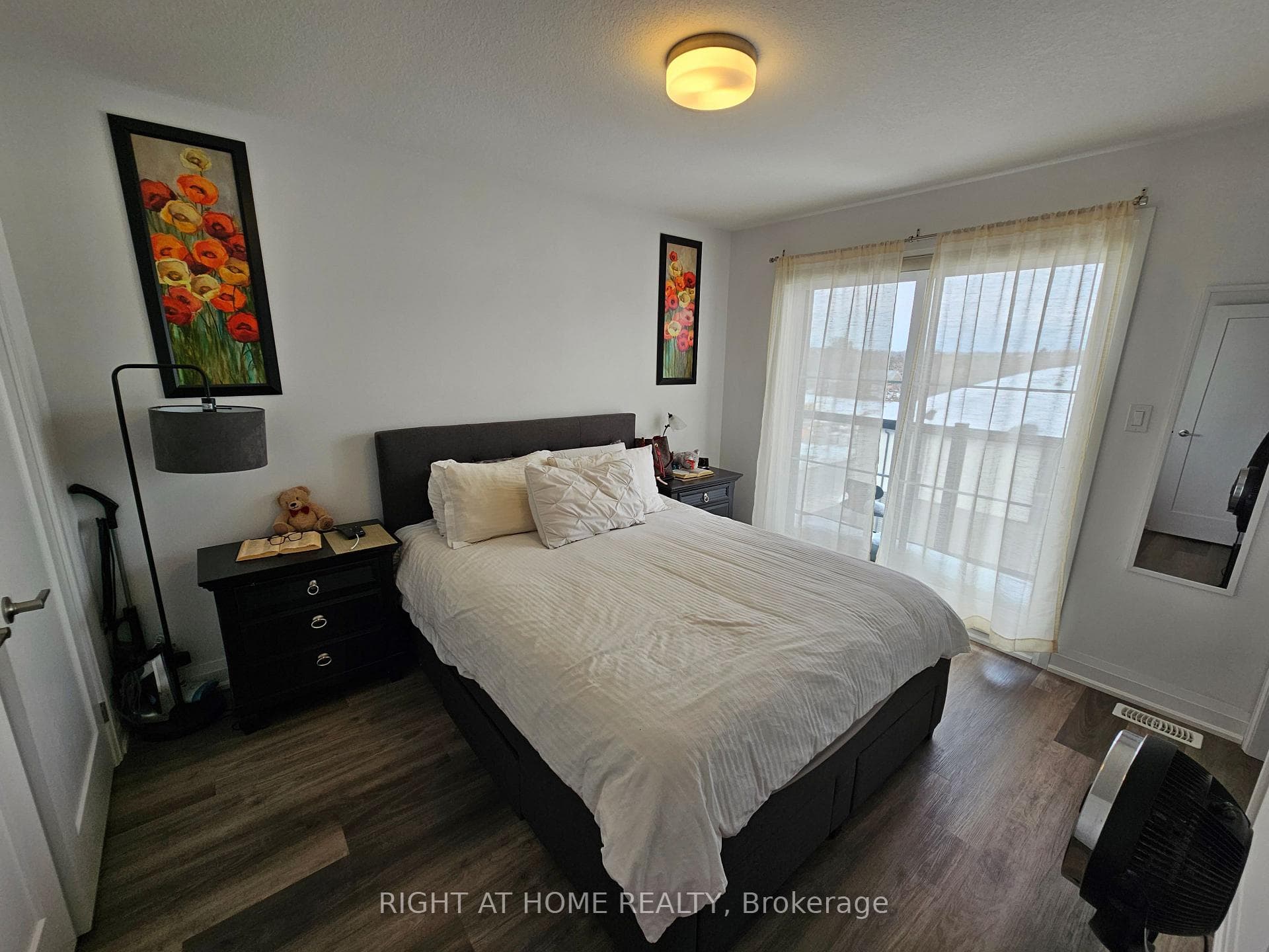 156 Huron Street photo 20