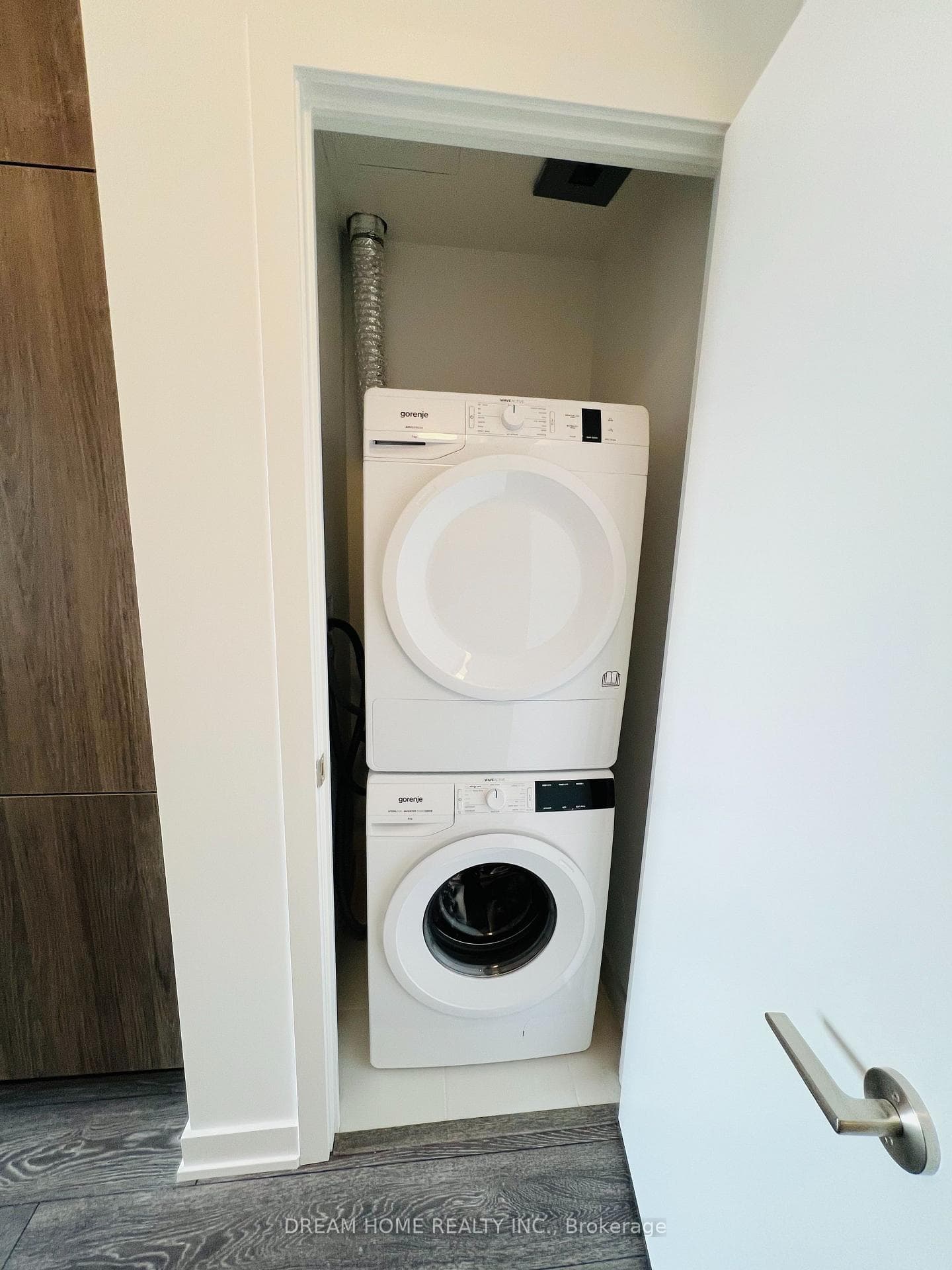 8888 Yonge Street Unit 204 photo 10