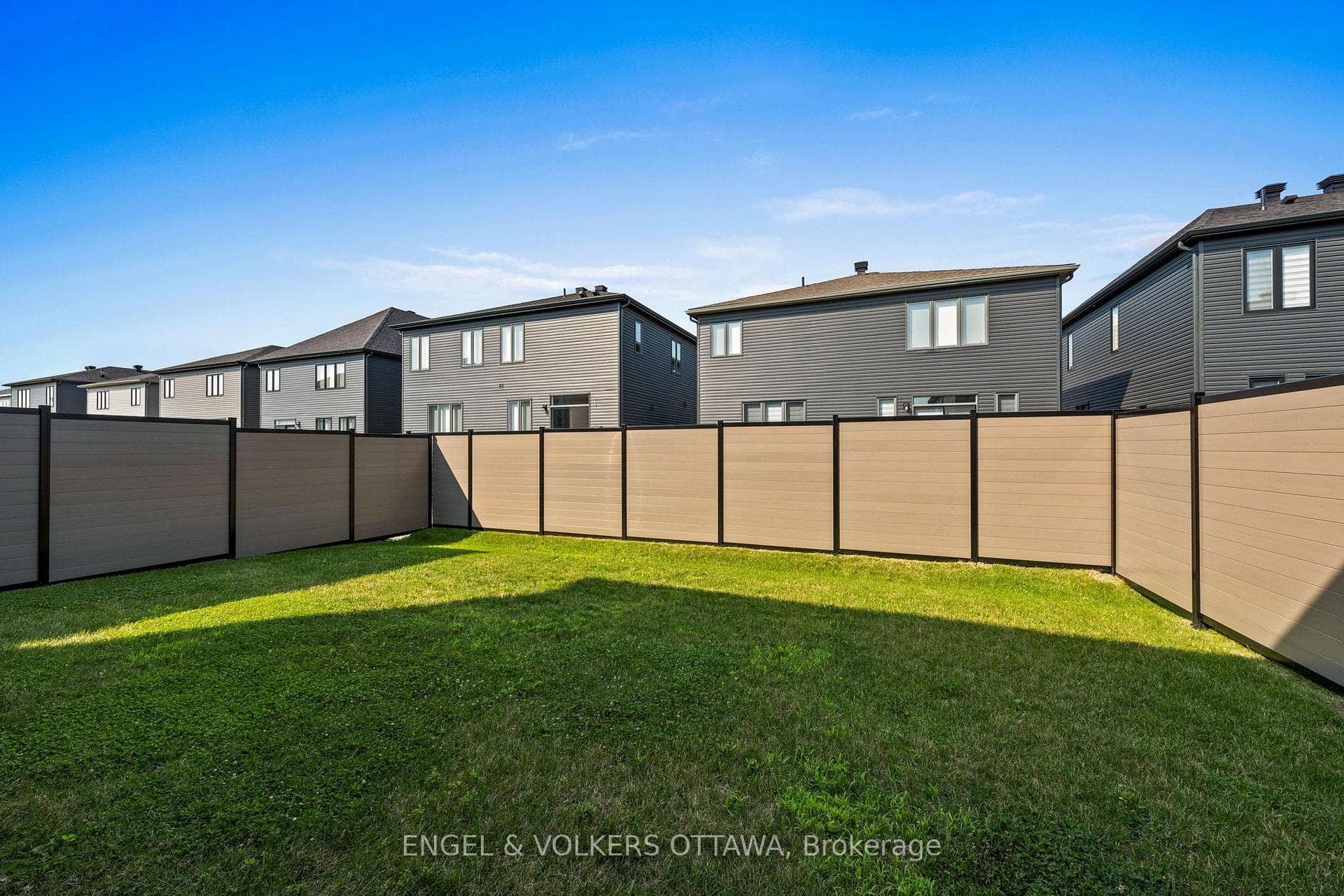 611 Ribbon Street photo 43