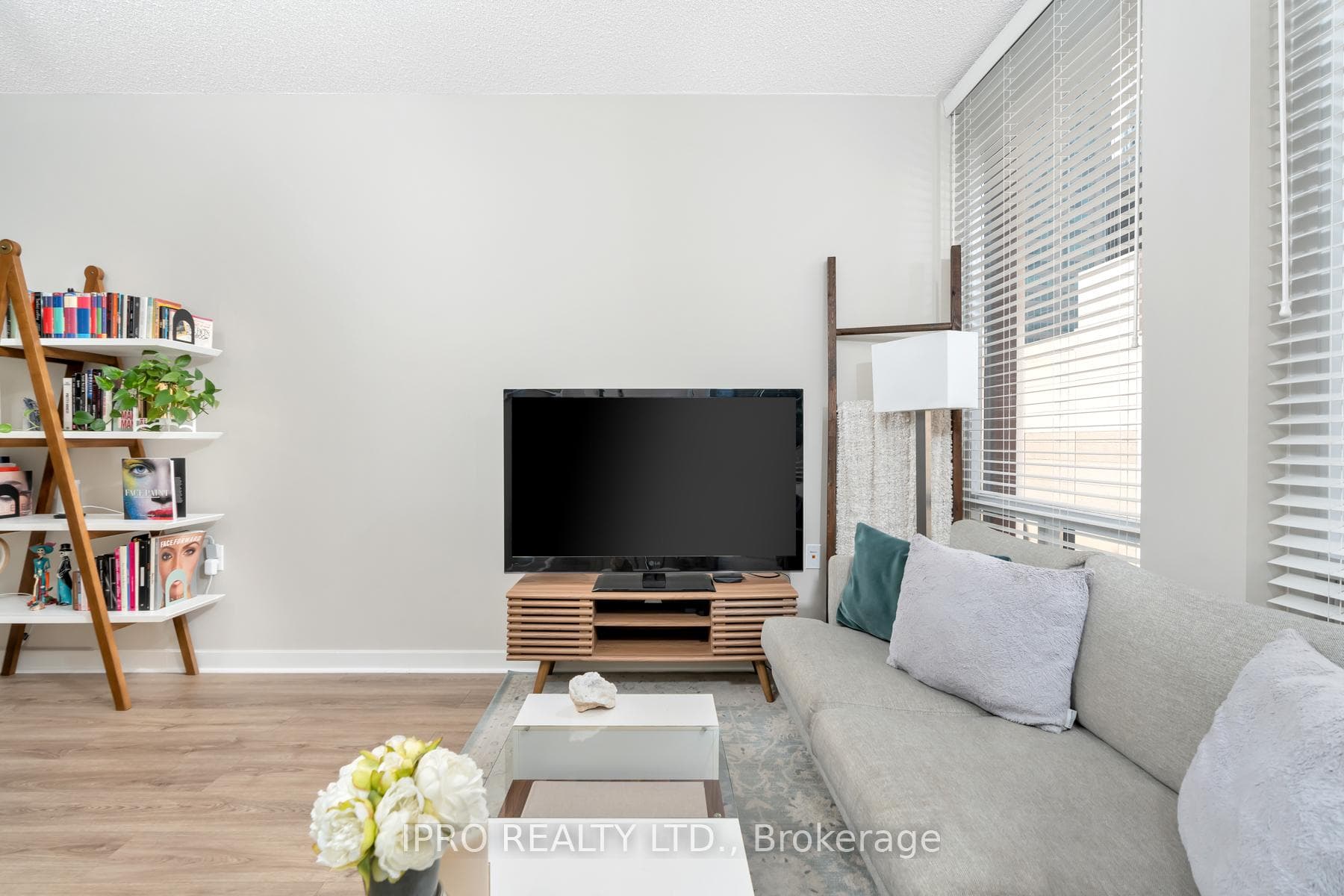 85 Bloor Street Unit 604 photo 23