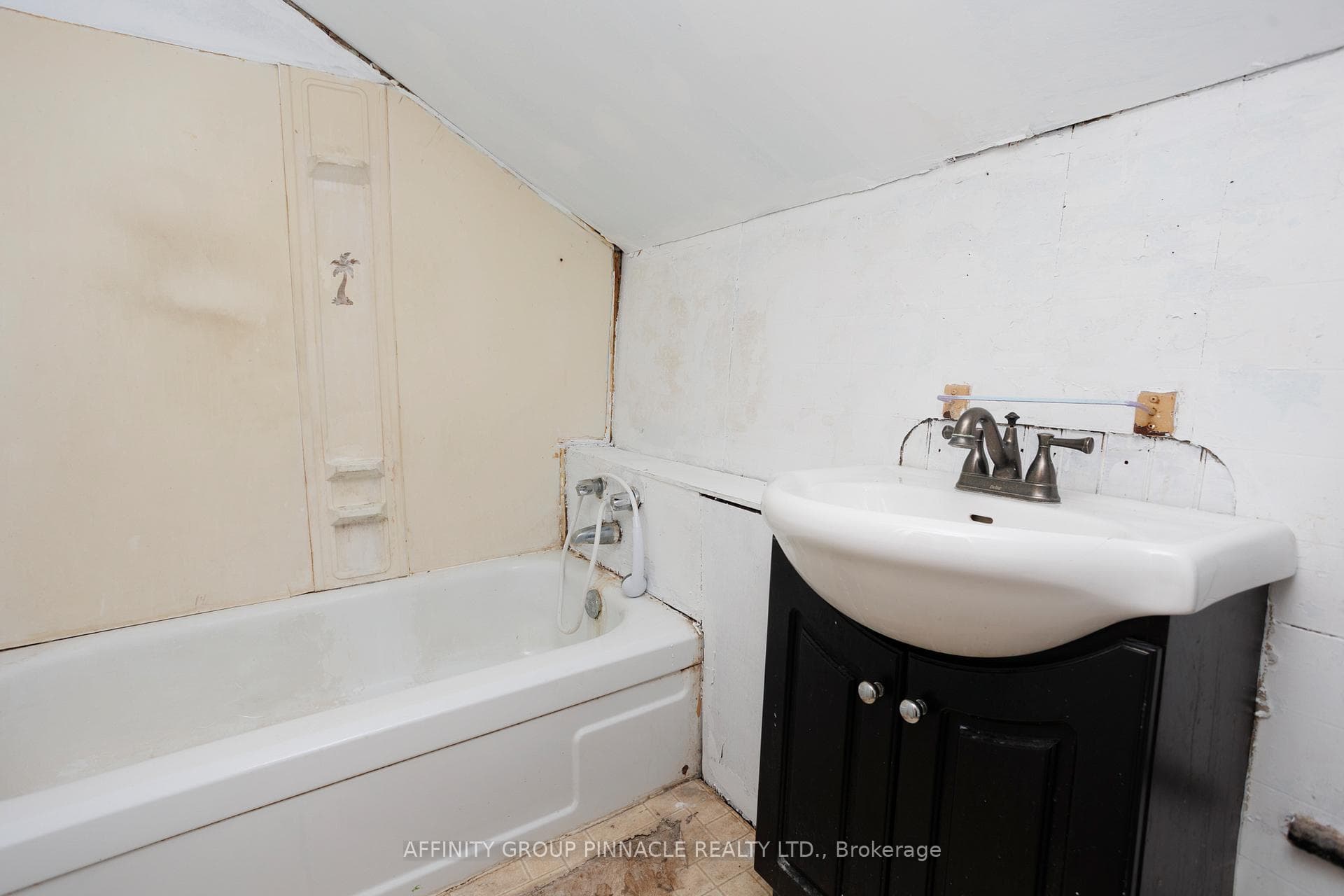 106 Russell Street photo 21