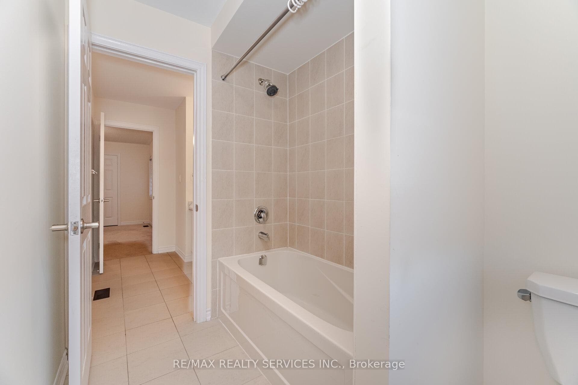 37 Royal Fern Crescent photo 26