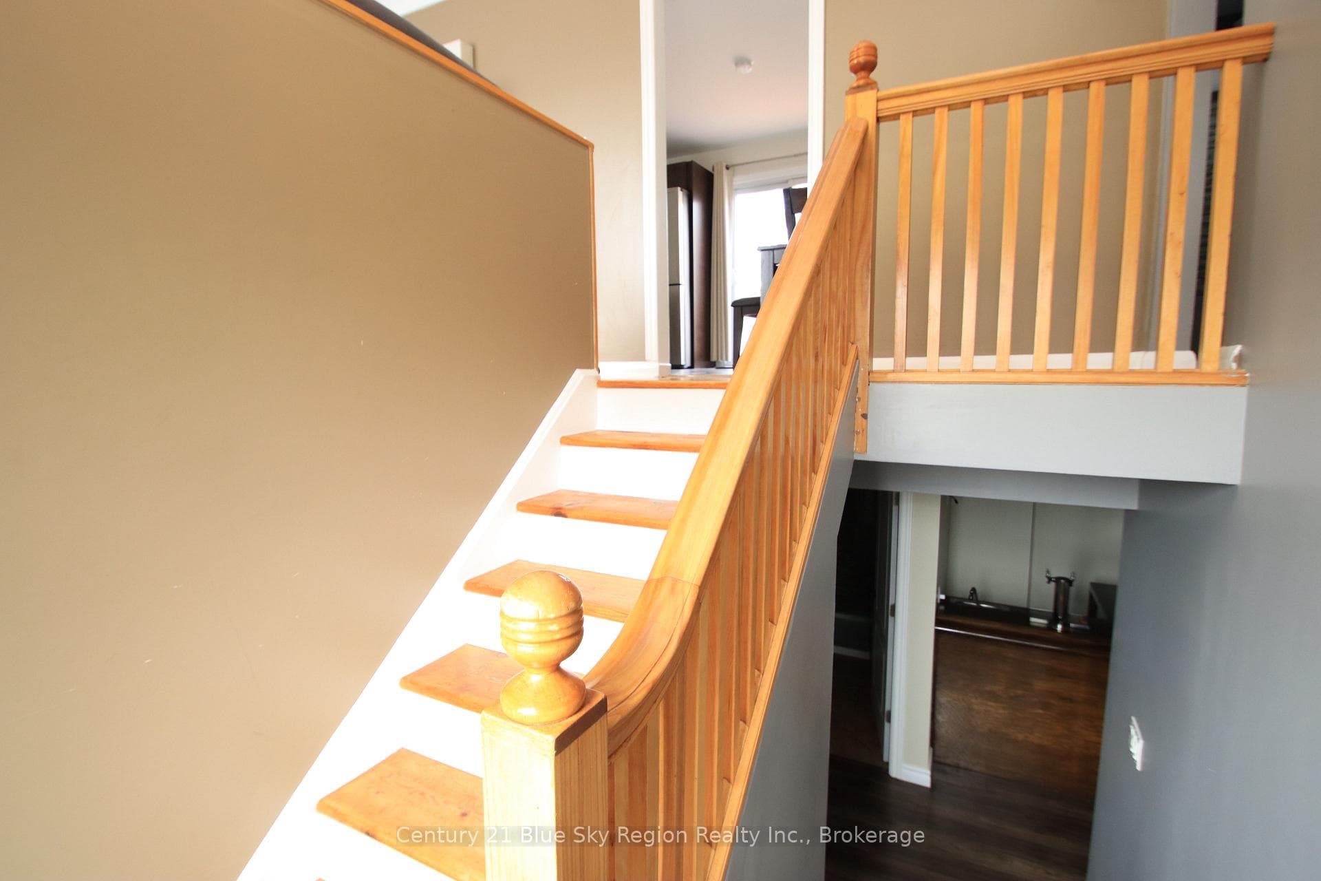 127 Bennett Street photo 18