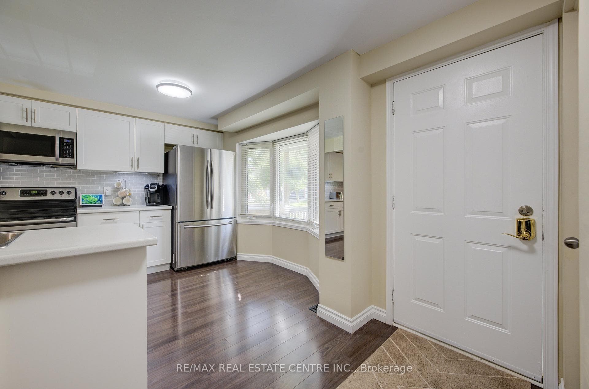 660 HILLVIEW Road photo 4