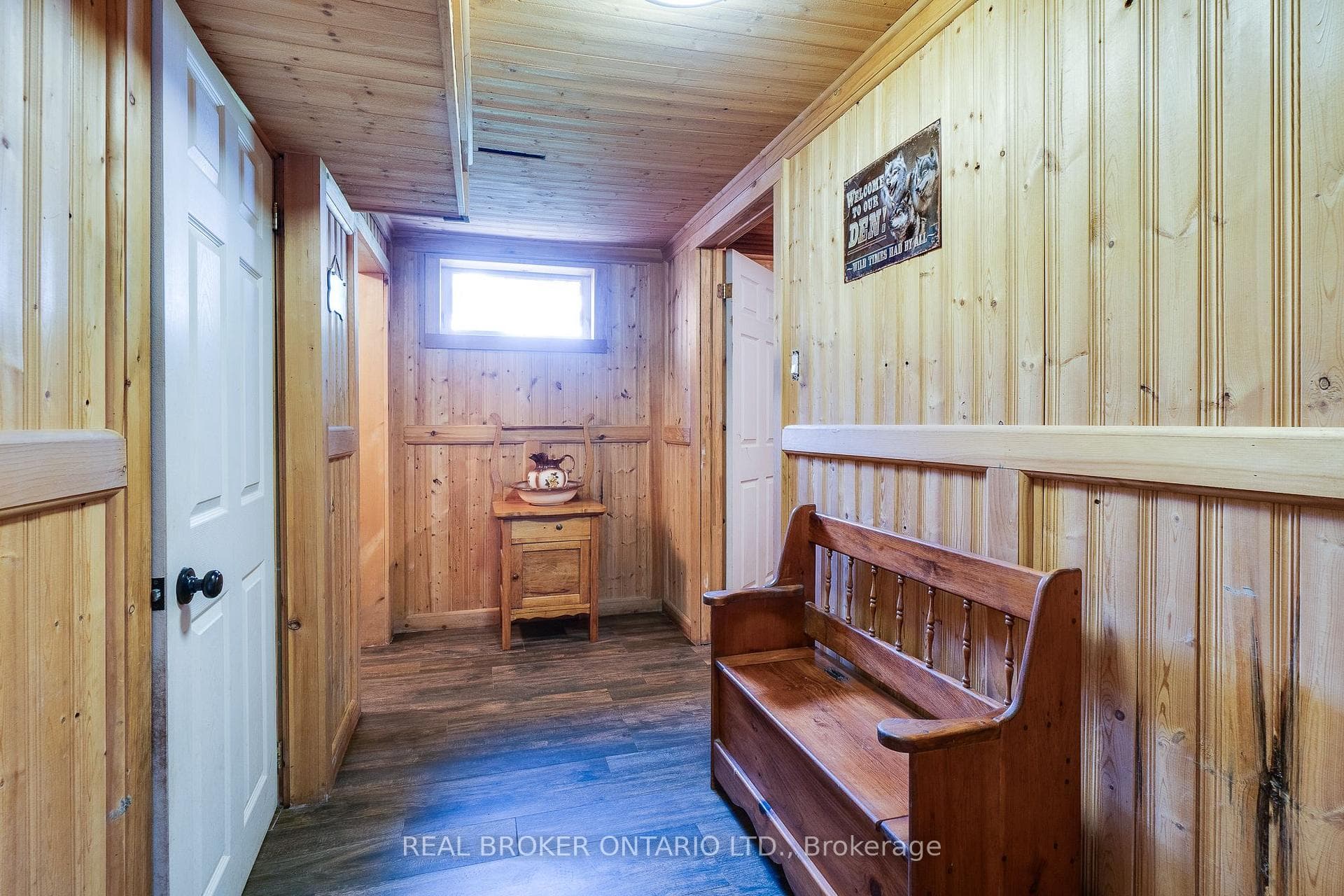 7718 22 Side Road photo 27