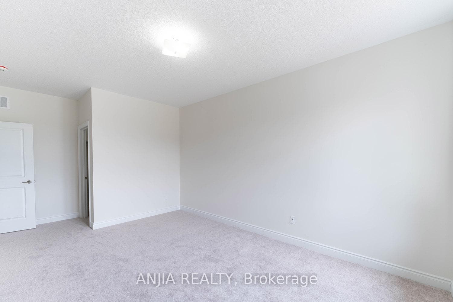 21 Joiner Circle photo 38