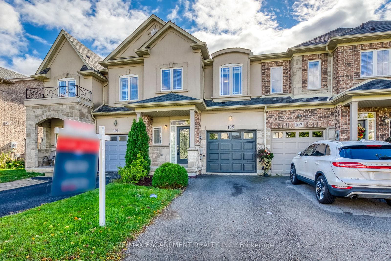 105 Highgate Drive photo 1