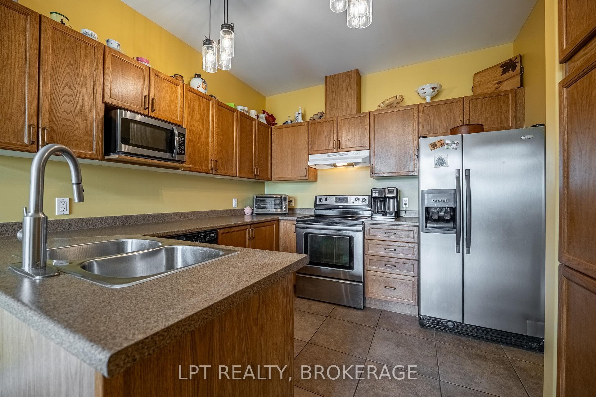 2073 Swanfield Street photo 11