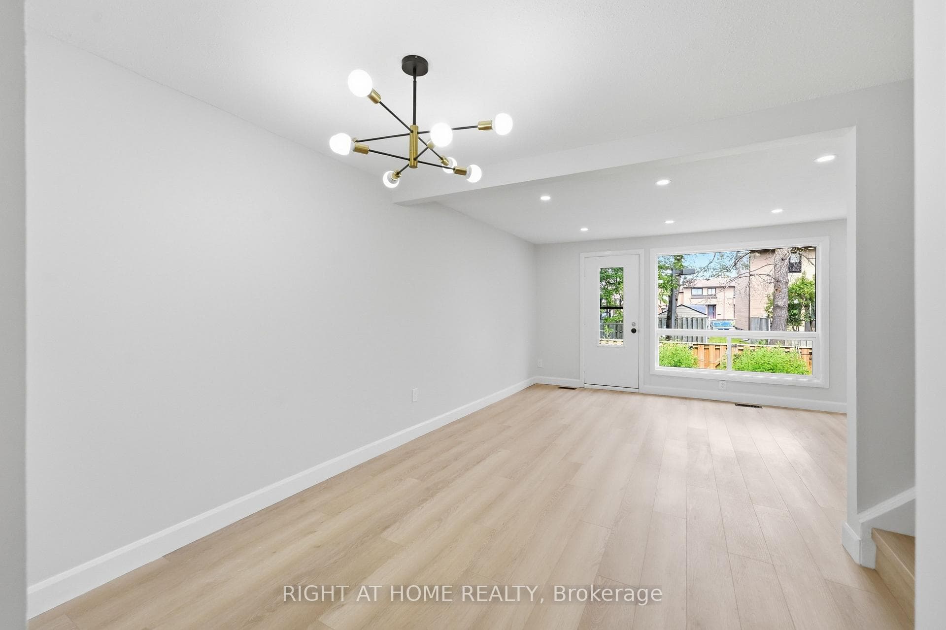 7874 Jeanne D'arc Boulevard Unit 3 photo 7