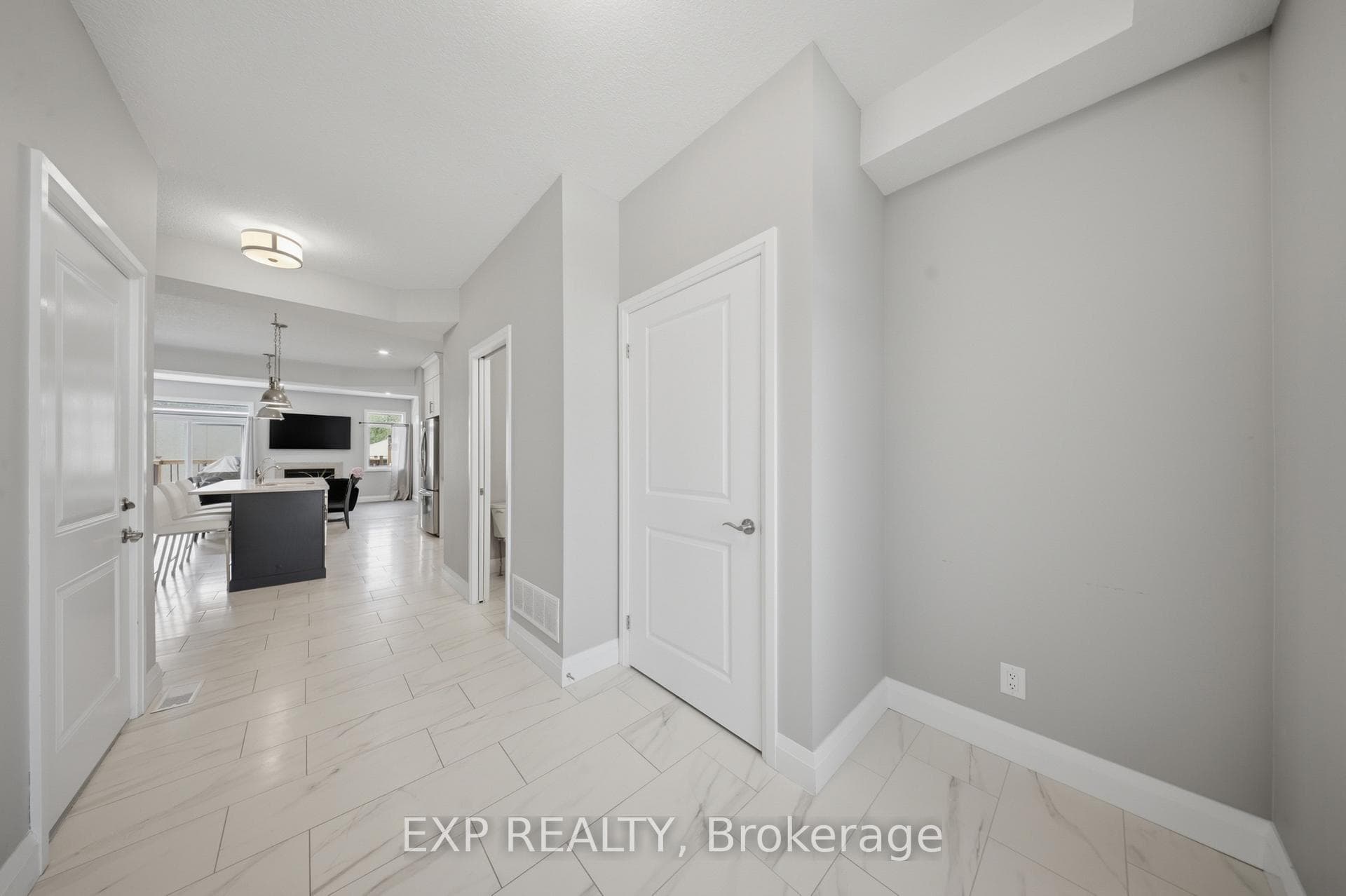107 Stephenson Way photo 6