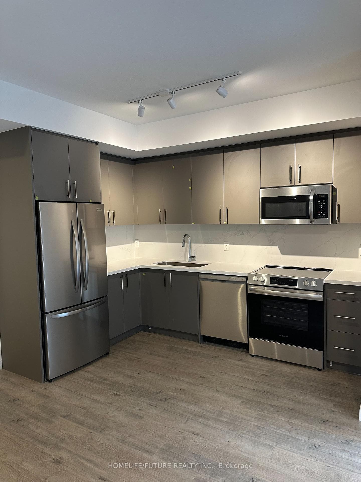 117 Marydale Avenue Unit 22 photo 11