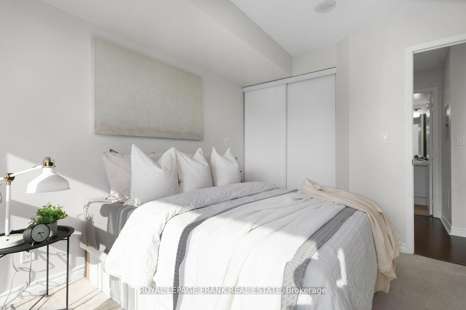 68 Grangeway Avenue Unit 816 photo 4
