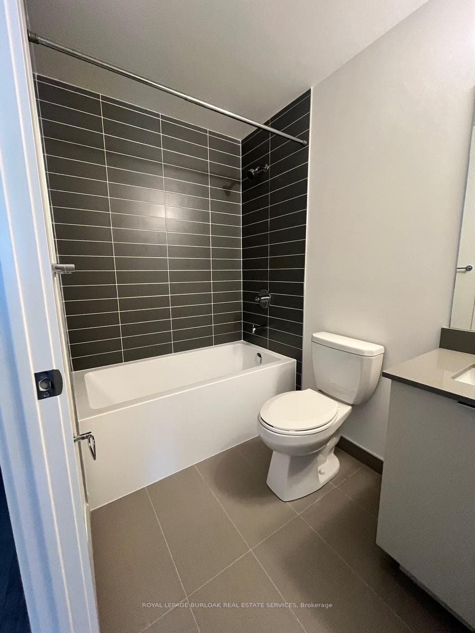 3079 Trafalgar Road Unit 1406 photo 10