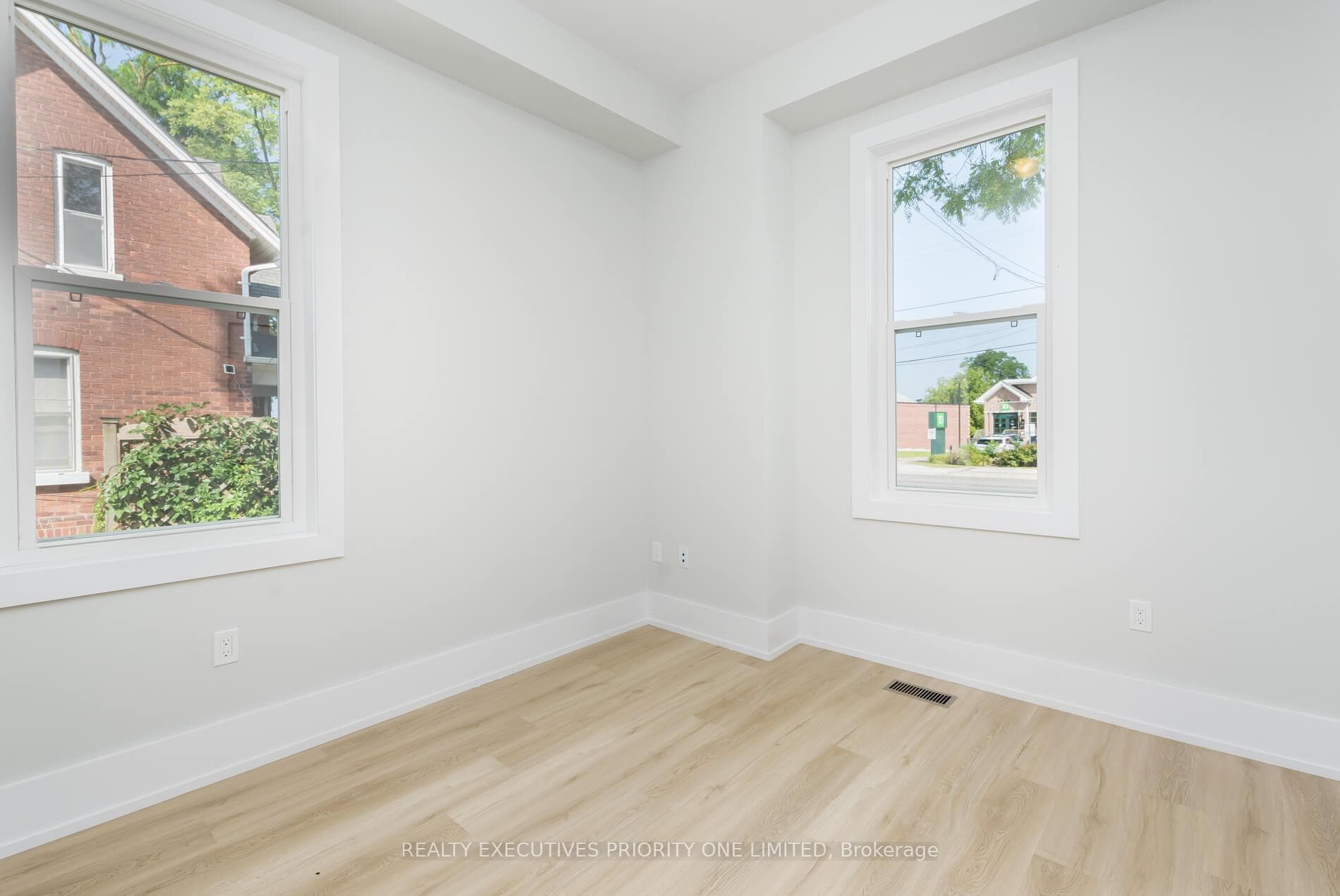 2195 King Road photo 16