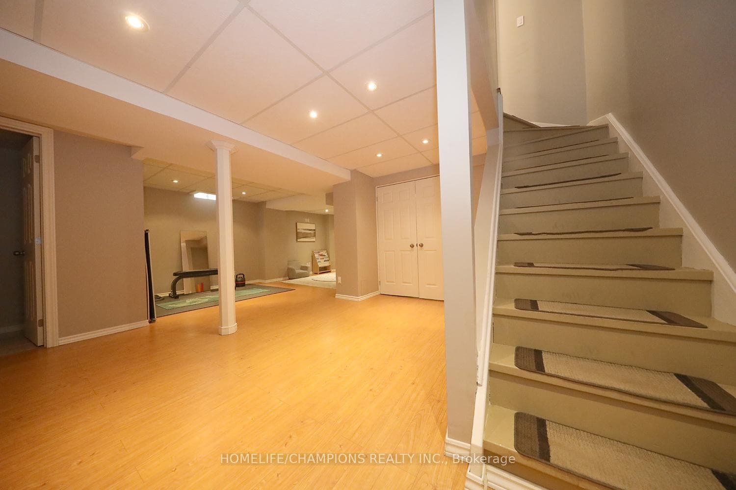 6200 Maple Gate Circle photo 20