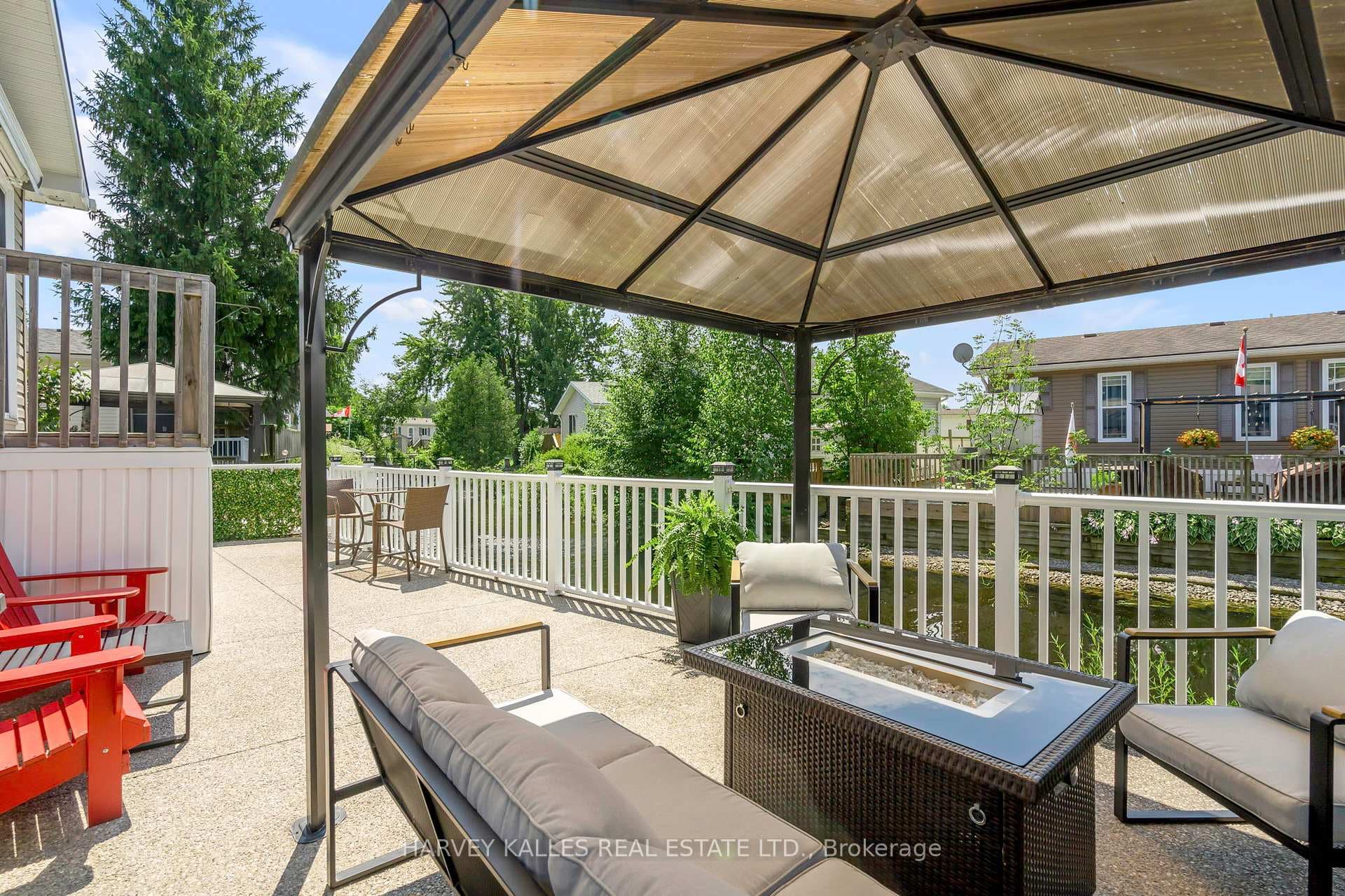 56 Jasper Heights photo 10