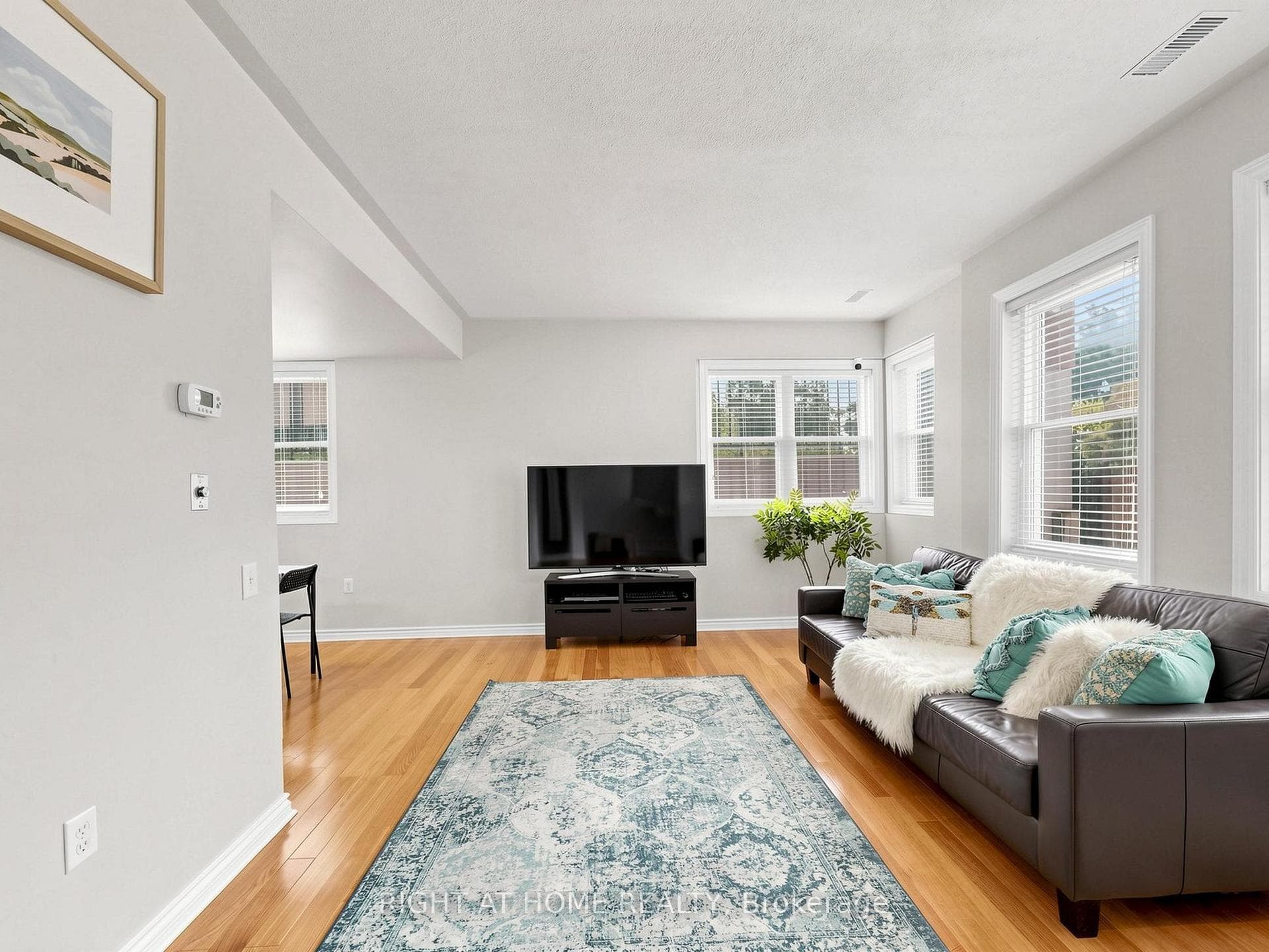 760 Lawrence Avenue Unit 76 photo 6