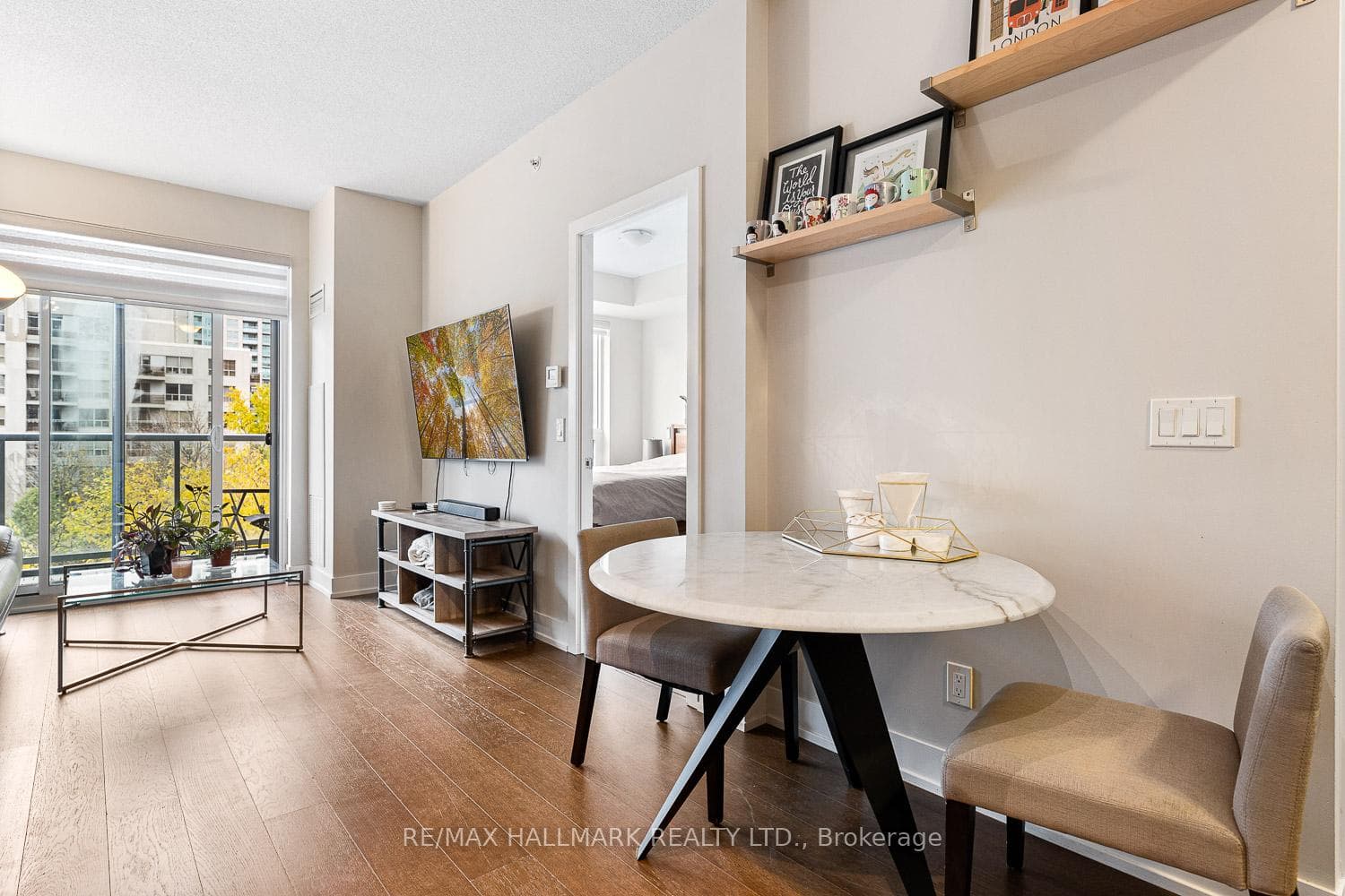 7 Kenaston Gardens Unit 226 photo 6