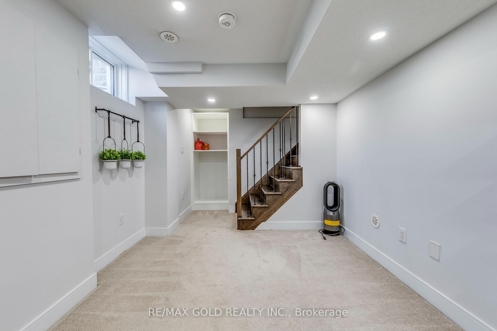 561 Mermaid Crescent photo 41