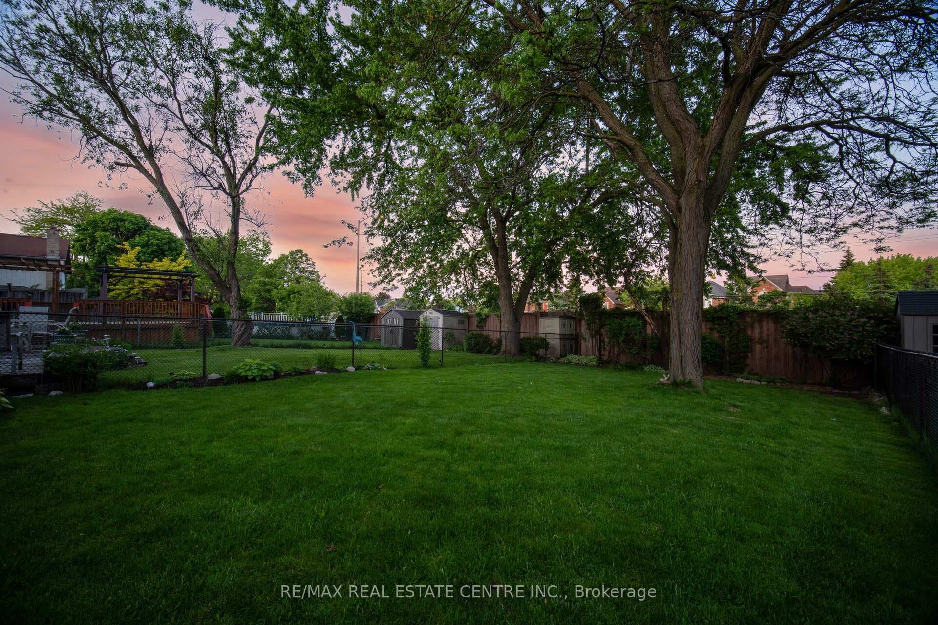 2800 Bucklepost Crescent photo 44