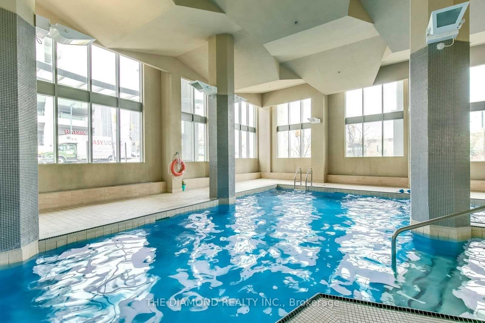 2121 Lakeshore Boulevard Unit 313 photo 11
