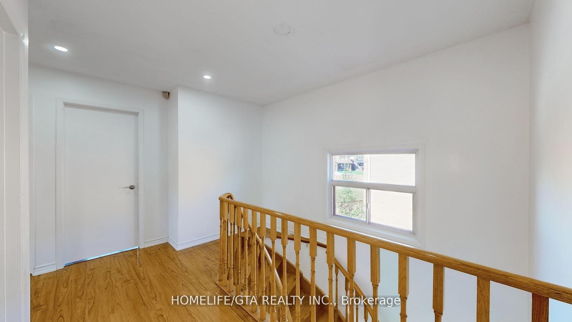37 Roxanne Crescent photo 17