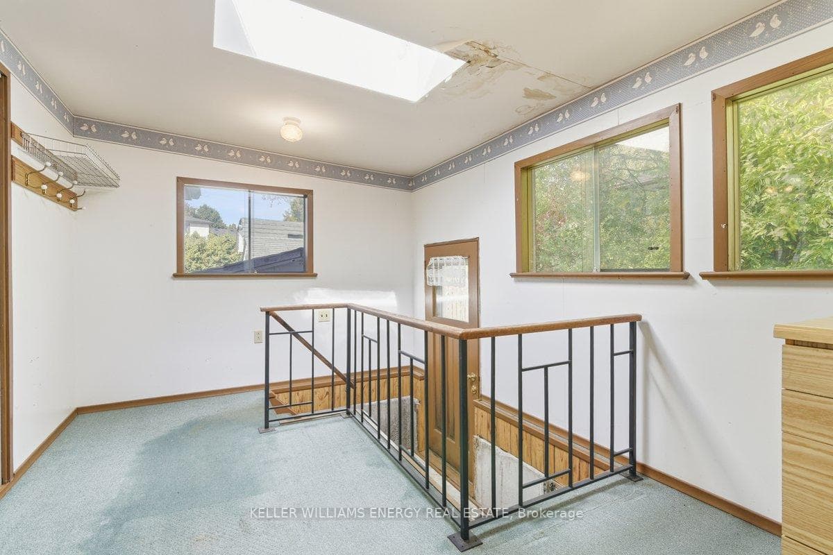 1864 Manning Road photo 20