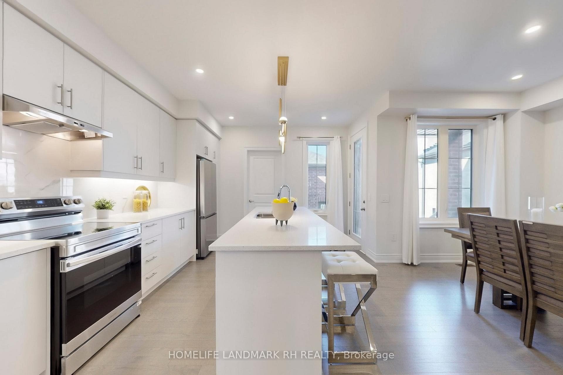 25 John Rolph Street photo 16