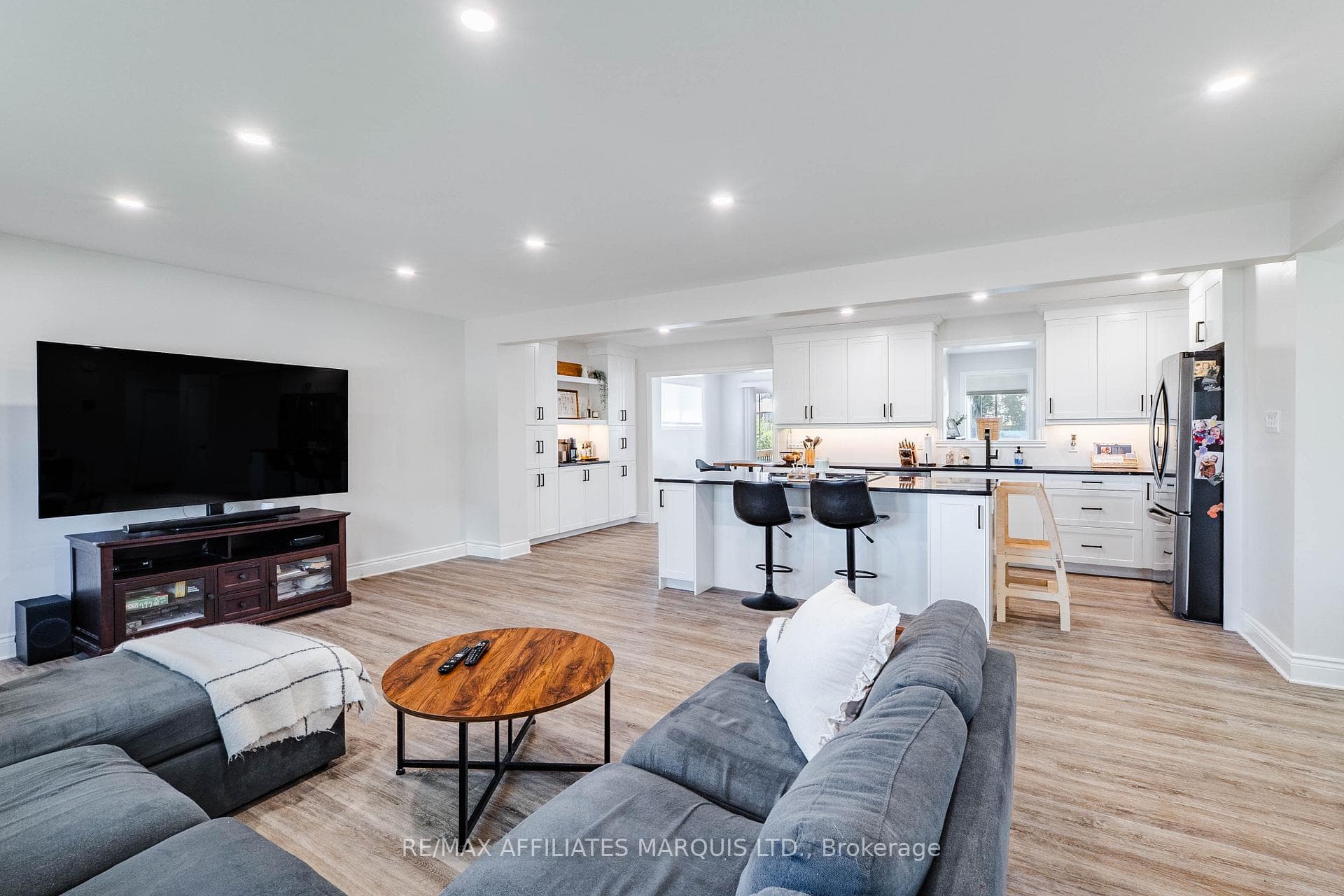 1605 Queen Street photo 12