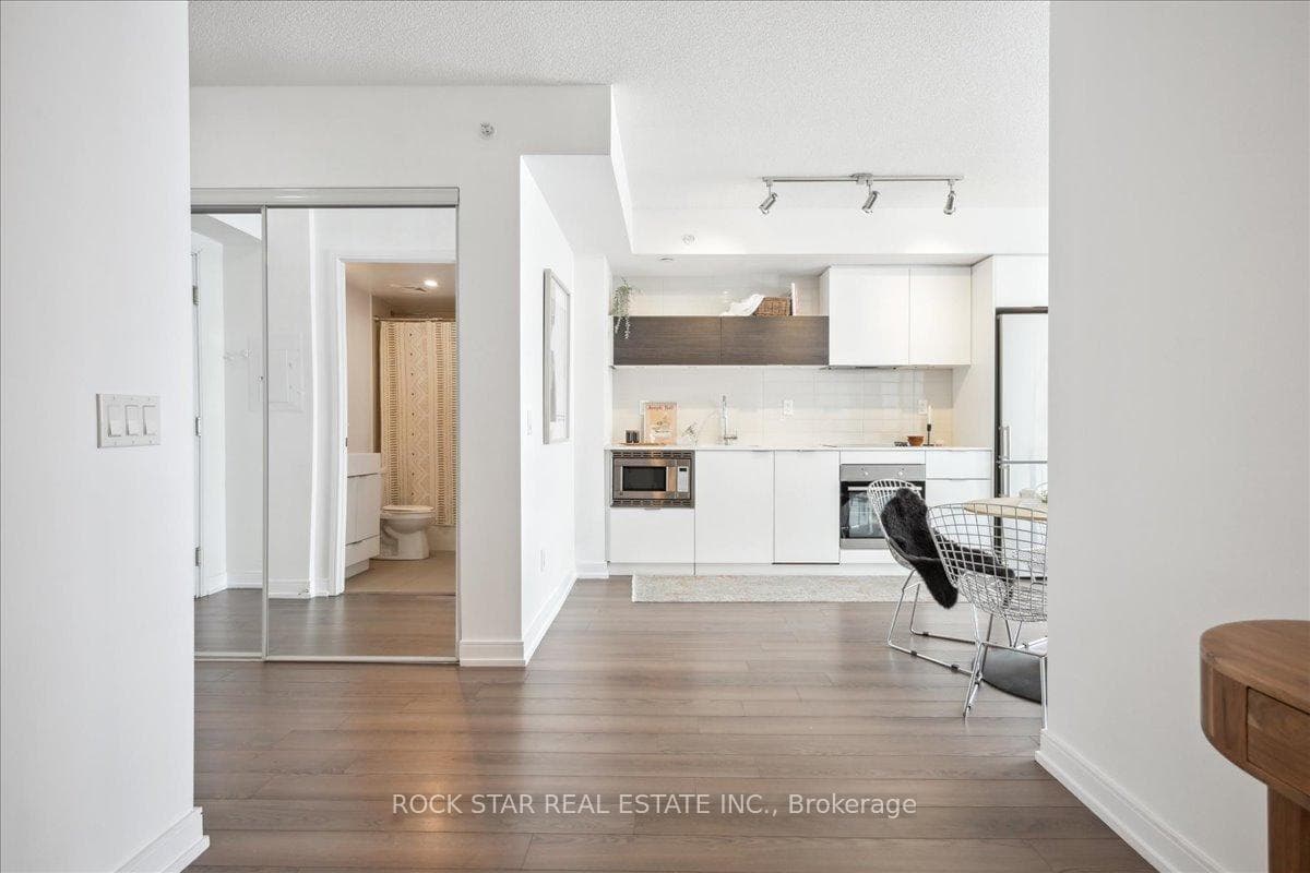 20 Thomas Riley Road Unit 1510 photo 9
