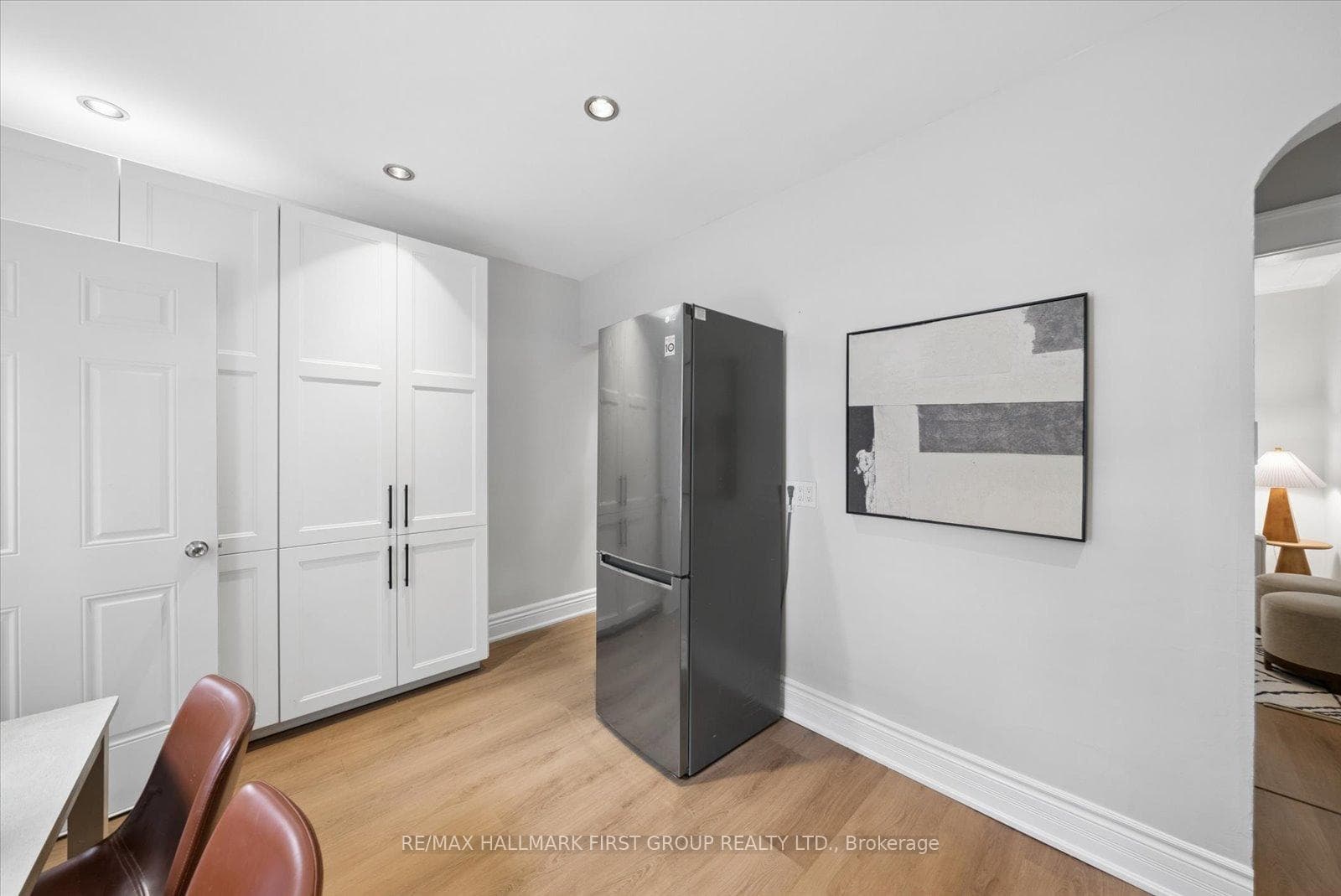 16 Cassels Avenue photo 10