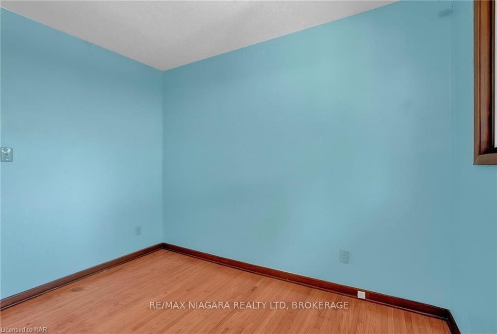 3290 FAIRWAY Road photo 23