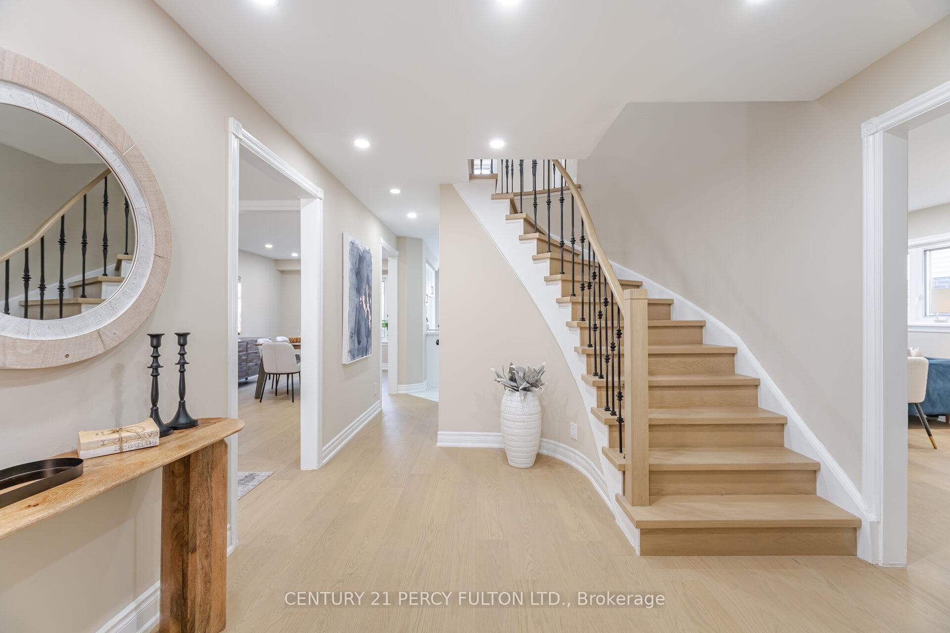 1285 Maple Ridge Drive photo 4
