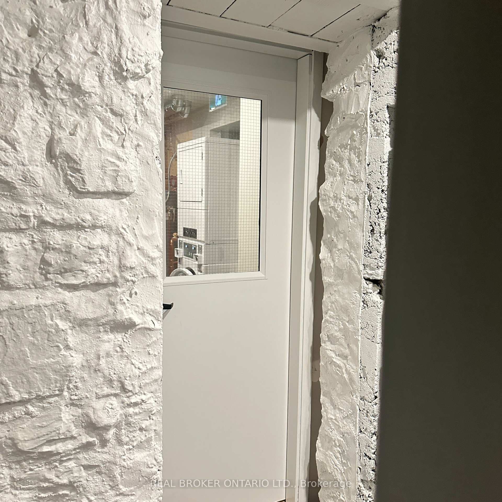 Coin Operated Laundry Lower Level-access 24/7