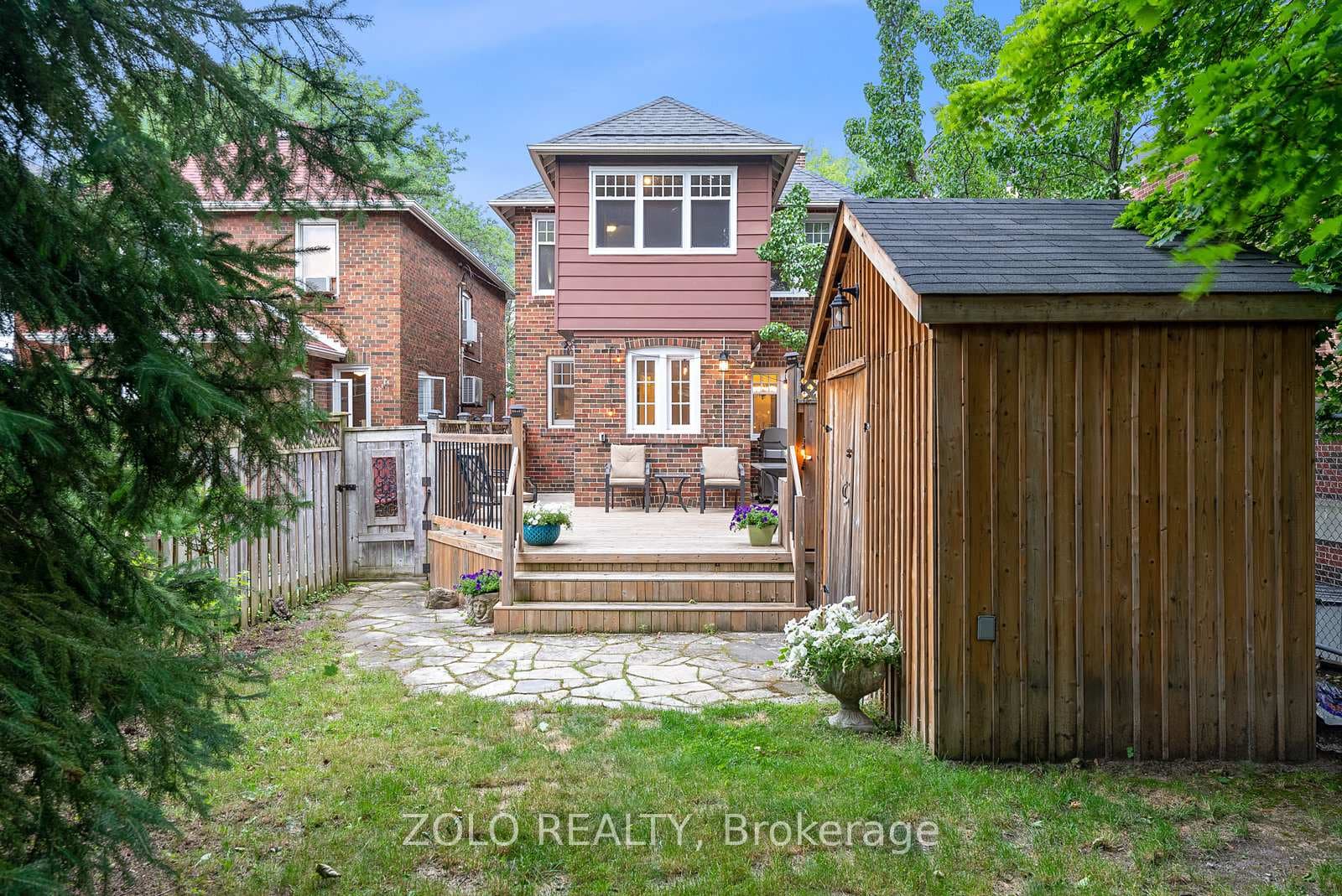 395 St Clements Avenue photo 38