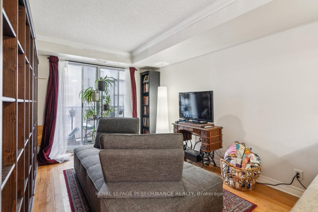 429 Somerset Street Unit 401 photo 20