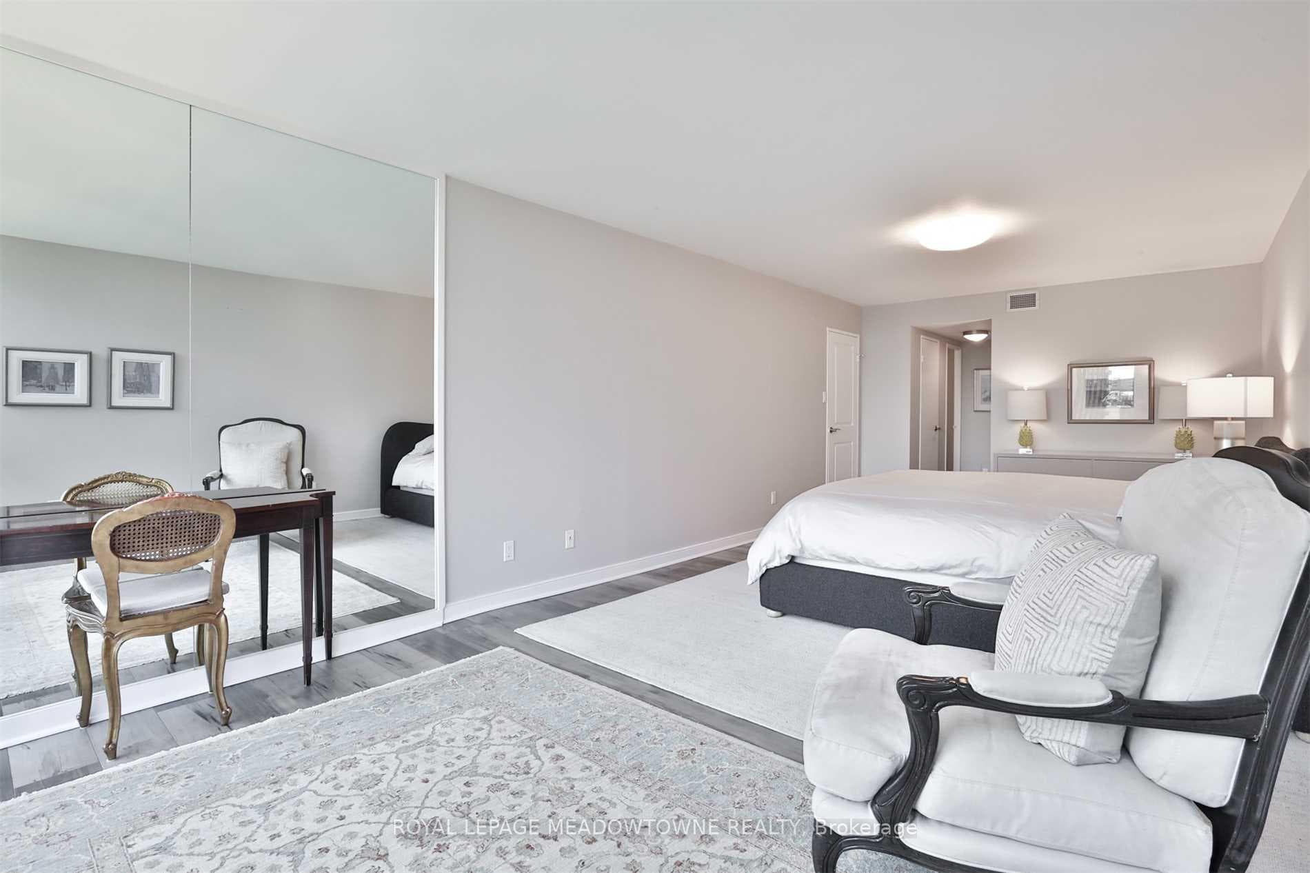 30 Wellington Street Unit 1201 photo 12
