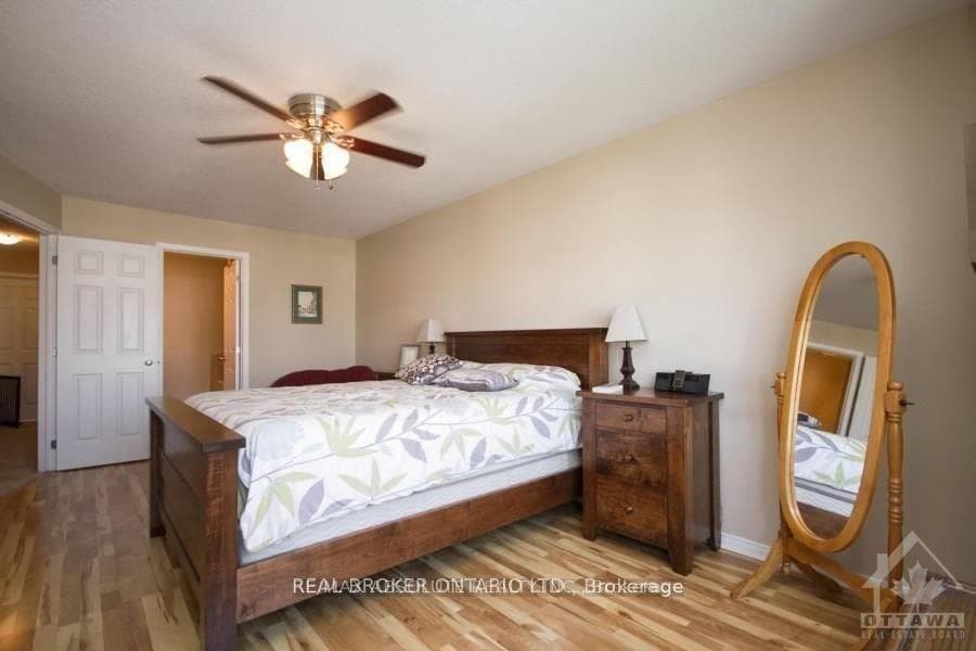 615 Pepperville Crescent photo 10