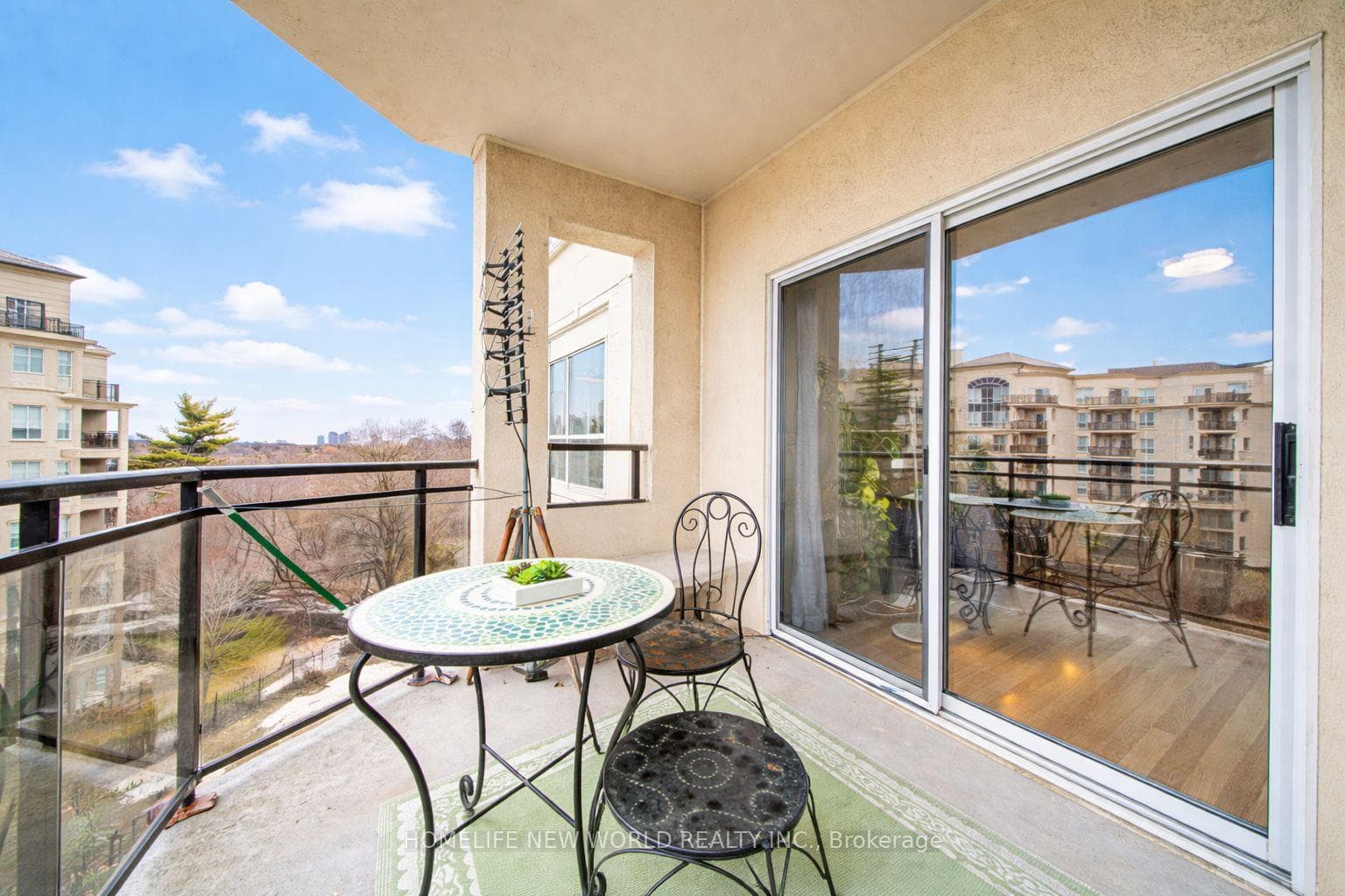 1 Maison Parc Court Unit 609 photo 6