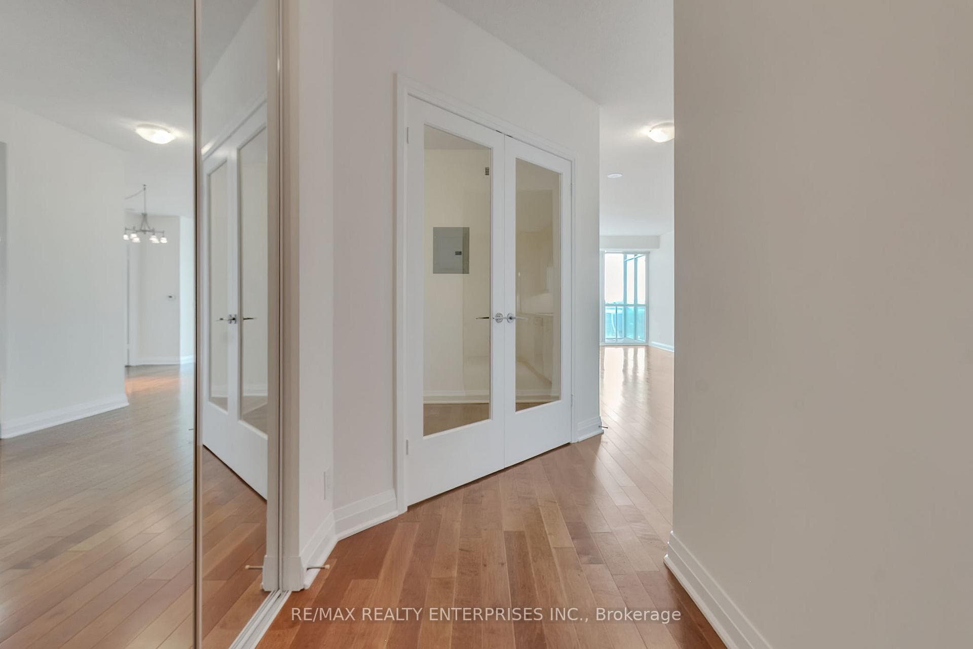 1055 Southdown Road Unit 914 photo 6