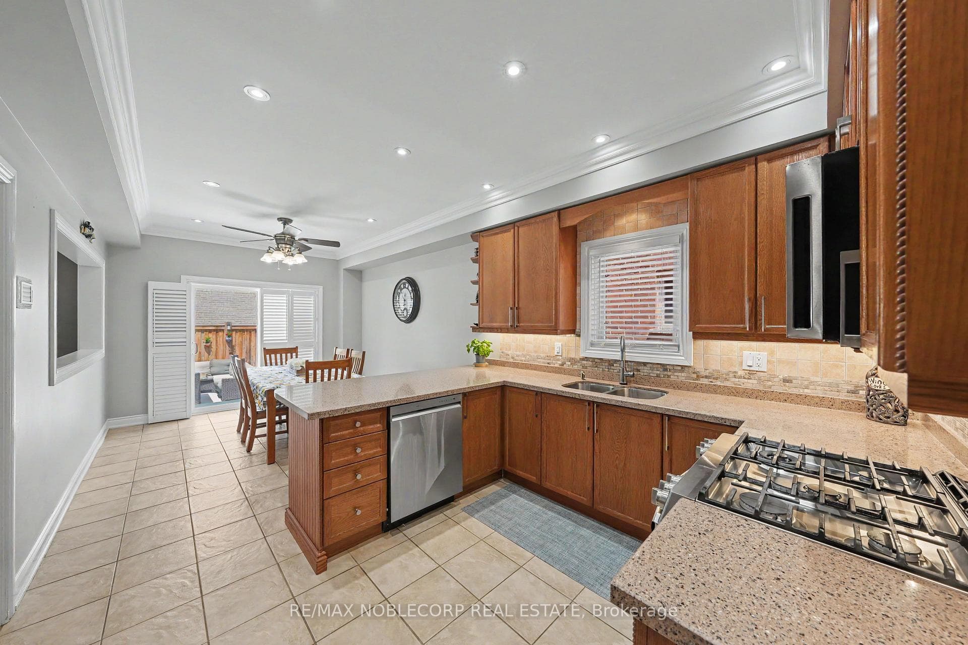 37 Christensen Avenue photo 18
