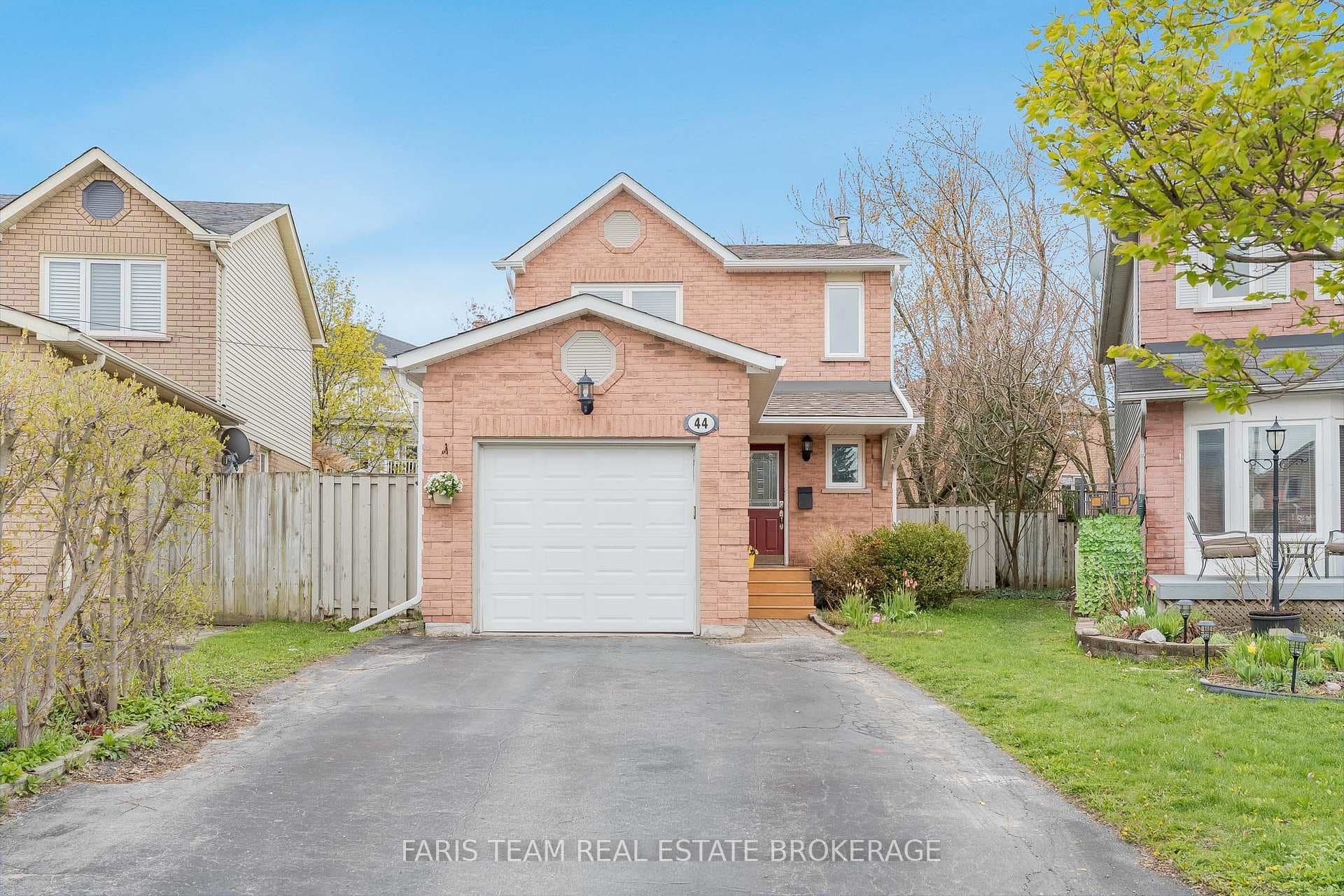 44 Hadden Crescent photo 2
