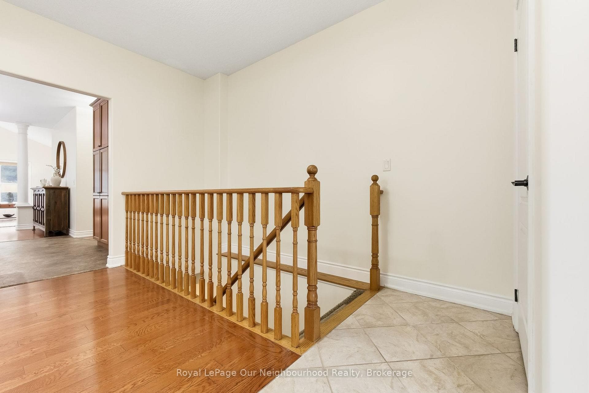 465 Foote Crescent photo 30