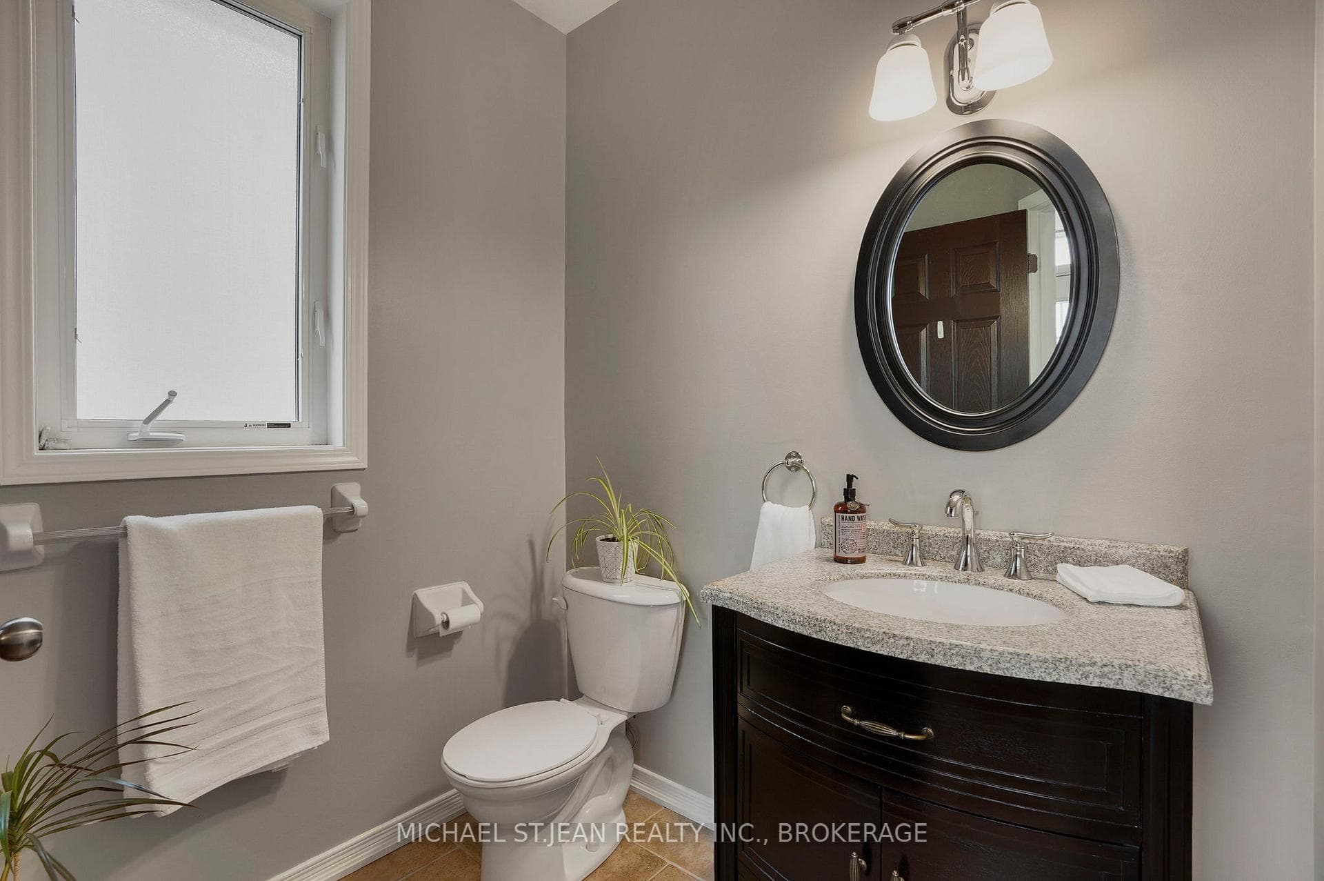 91 Merrilee Crescent photo 30