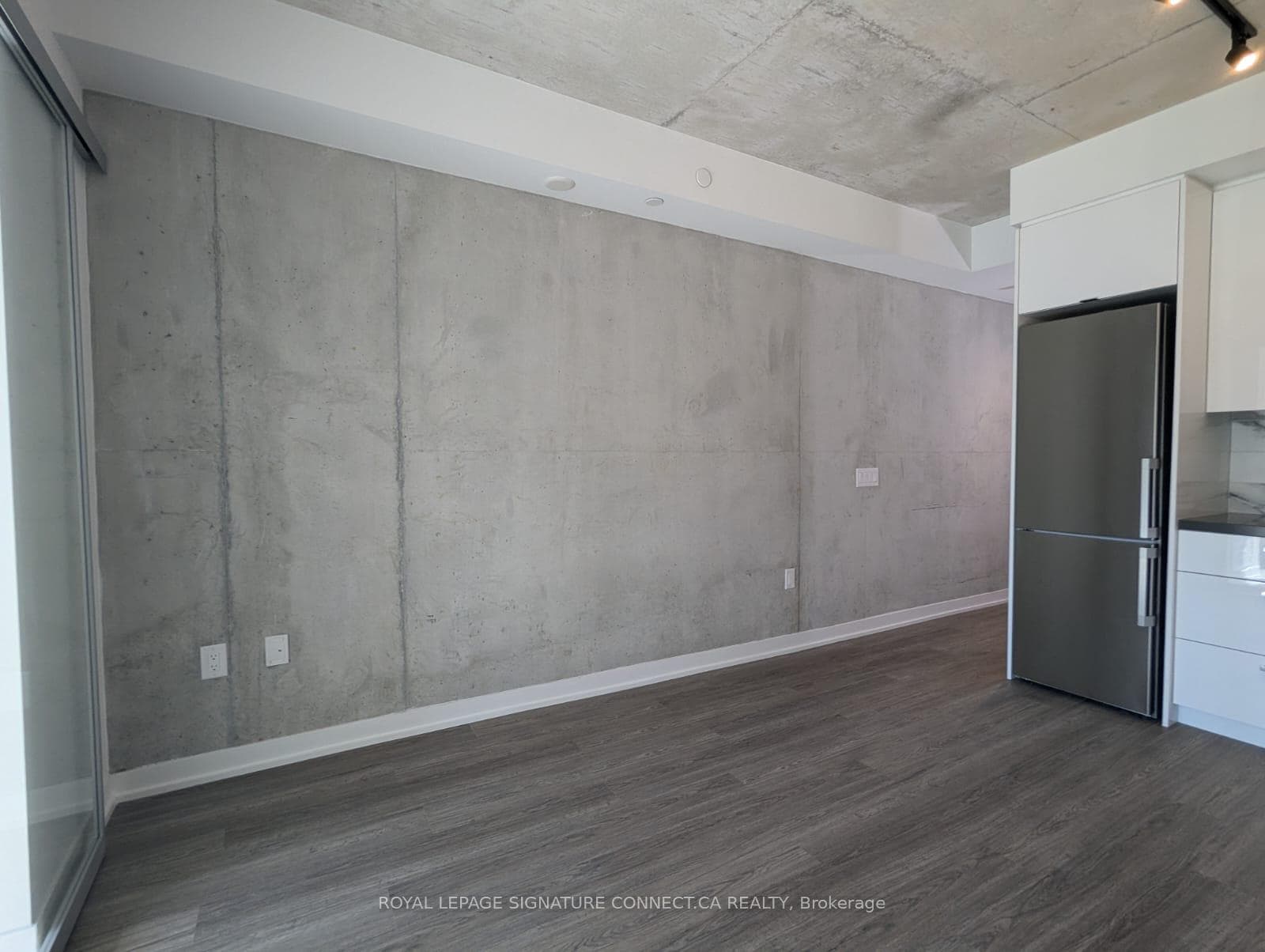 195 McCaul Street Unit 220 photo 7