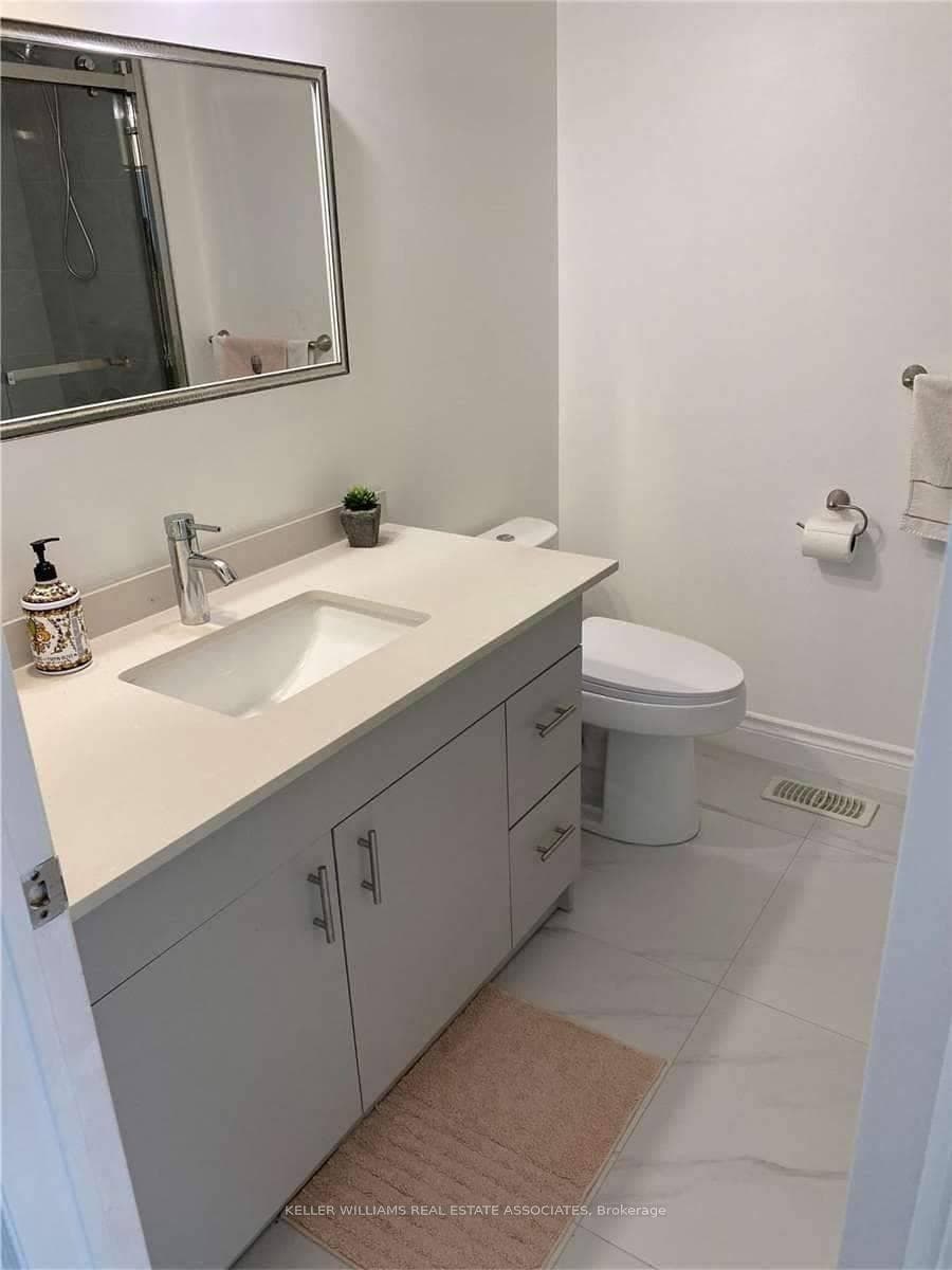 5957 Tenth Line photo 19