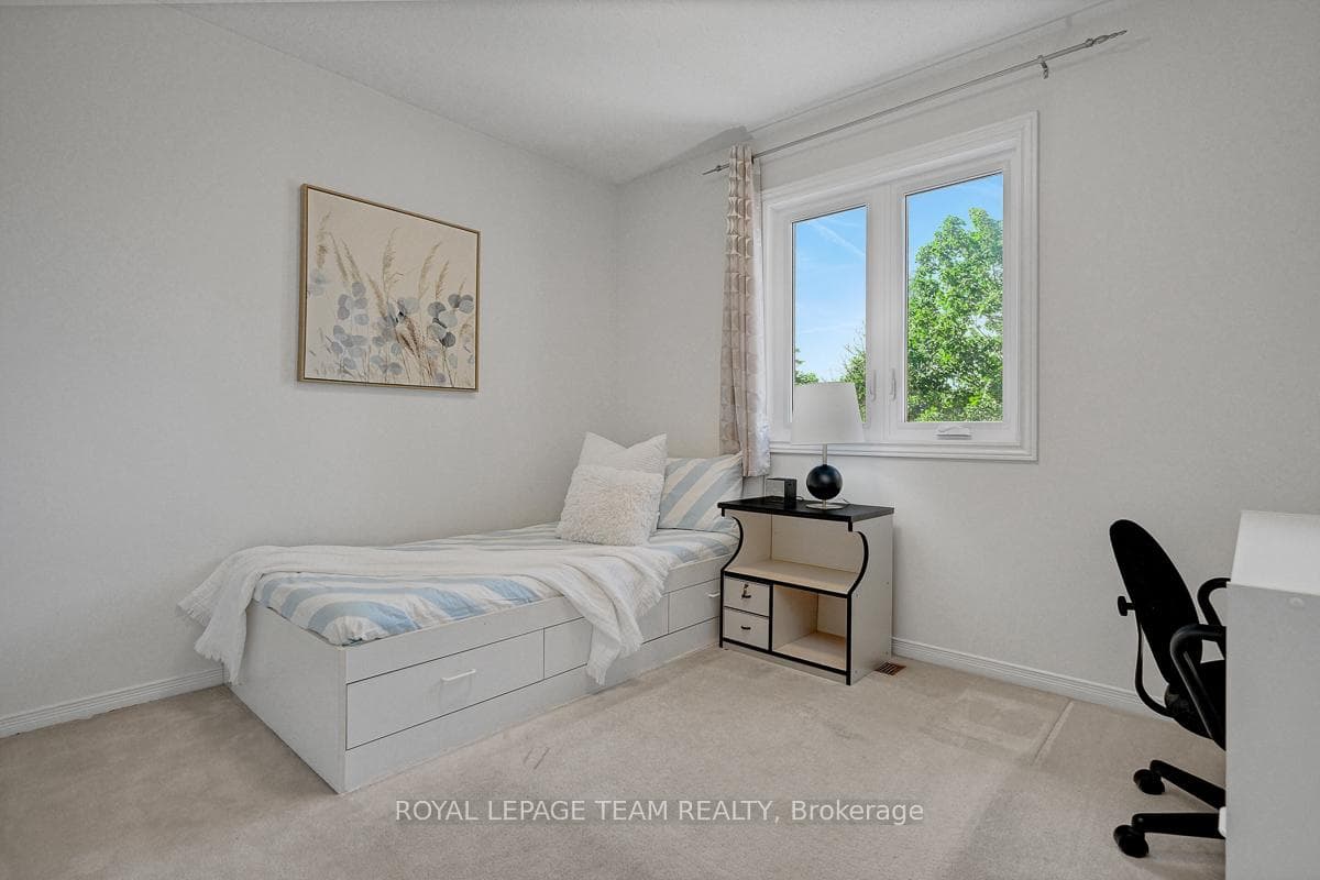91 Dossetter Way photo 32